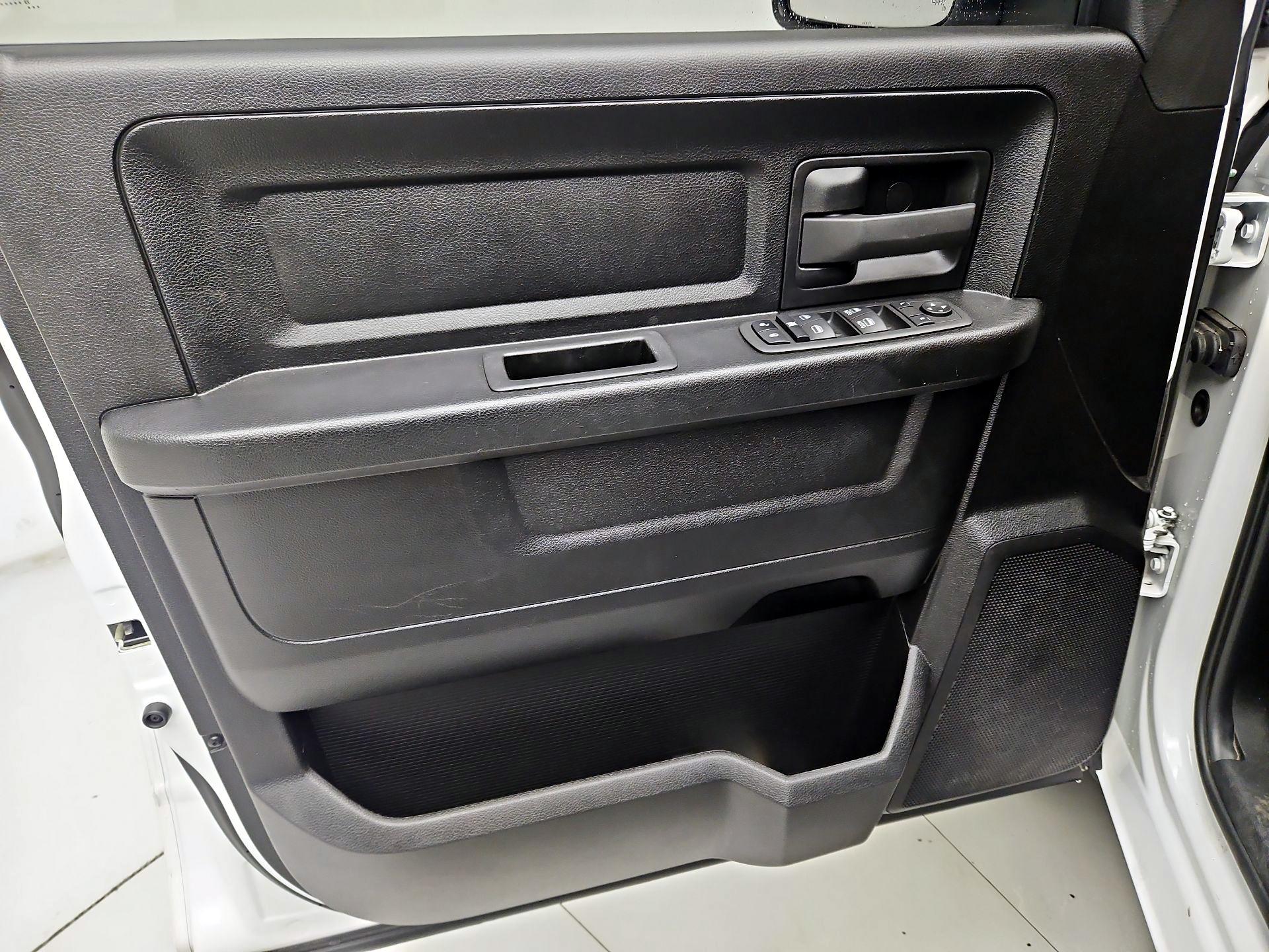 Thumbnail: 2022 RAM 1500 Classic - 12