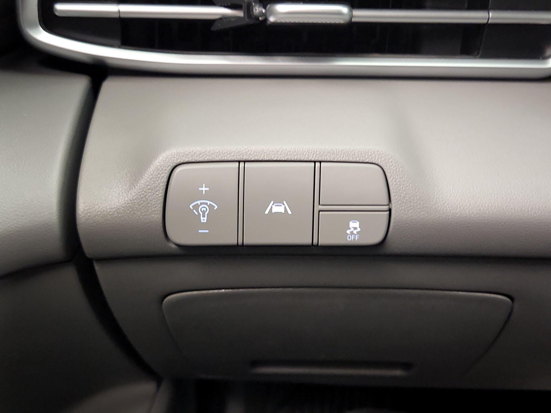 Thumbnail: 2023 Hyundai Elantra - 13