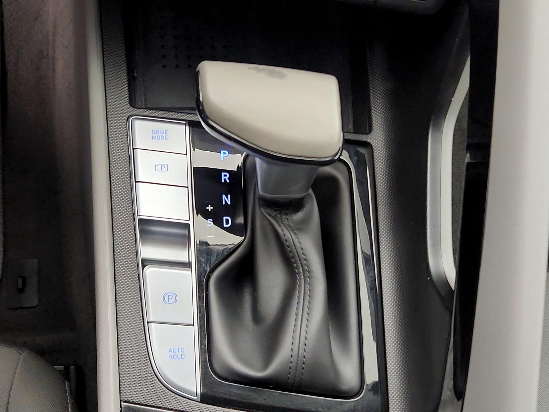 Thumbnail: 2023 Hyundai Elantra - 18