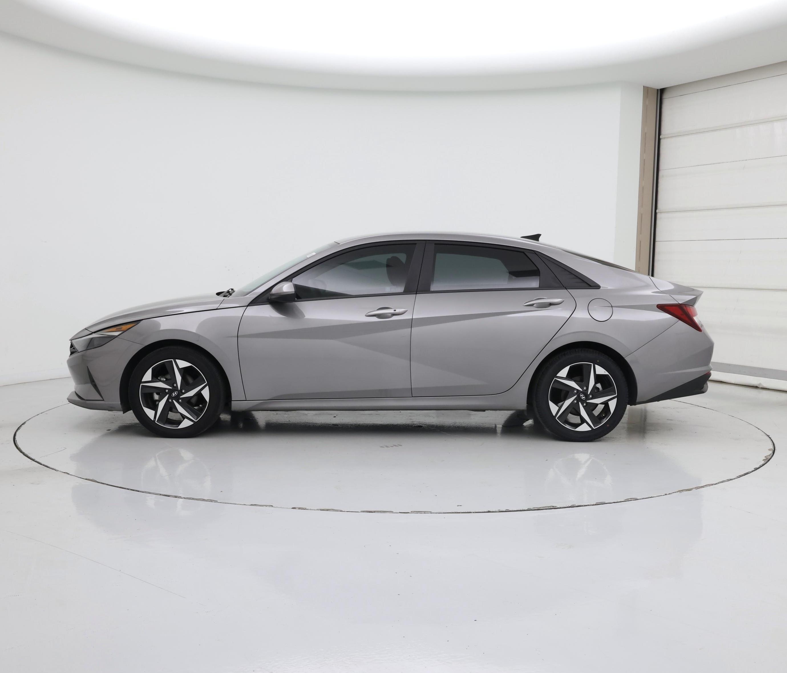 Thumbnail: 2023 Hyundai Elantra - 3