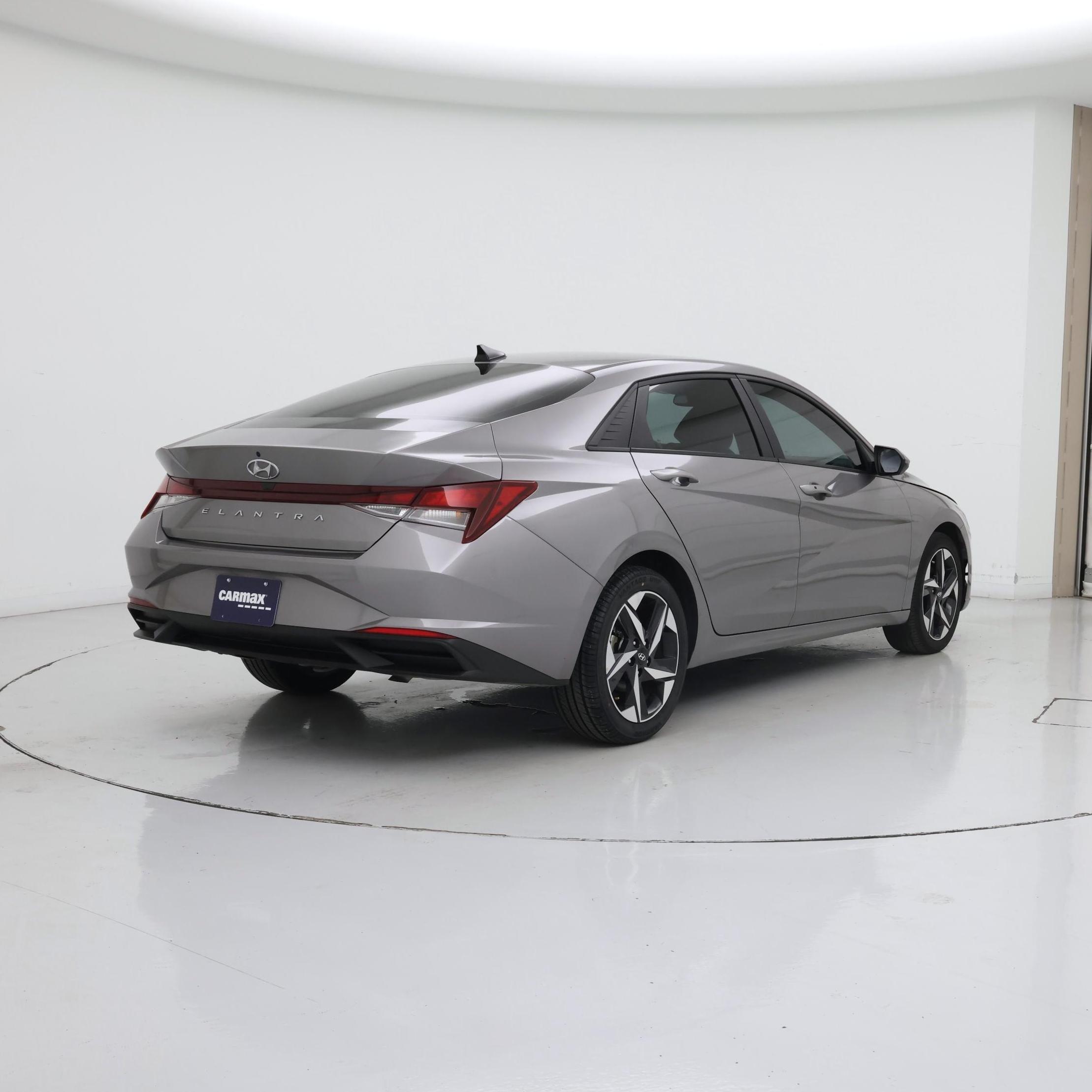 Thumbnail: 2023 Hyundai Elantra - 8