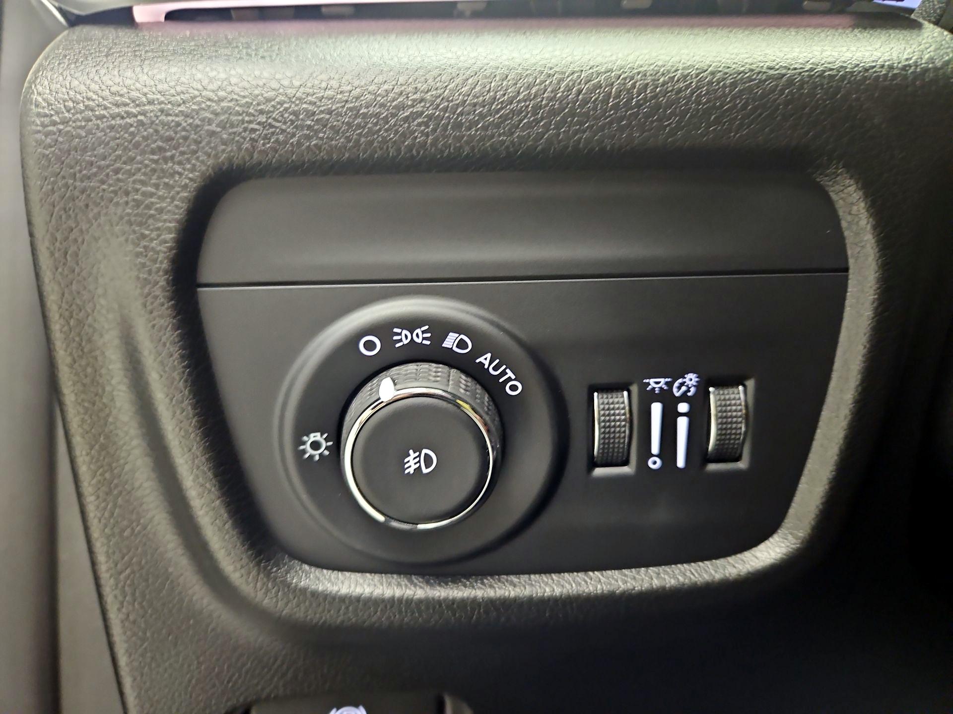 Thumbnail: 2025 Jeep Grand Cherokee - 13