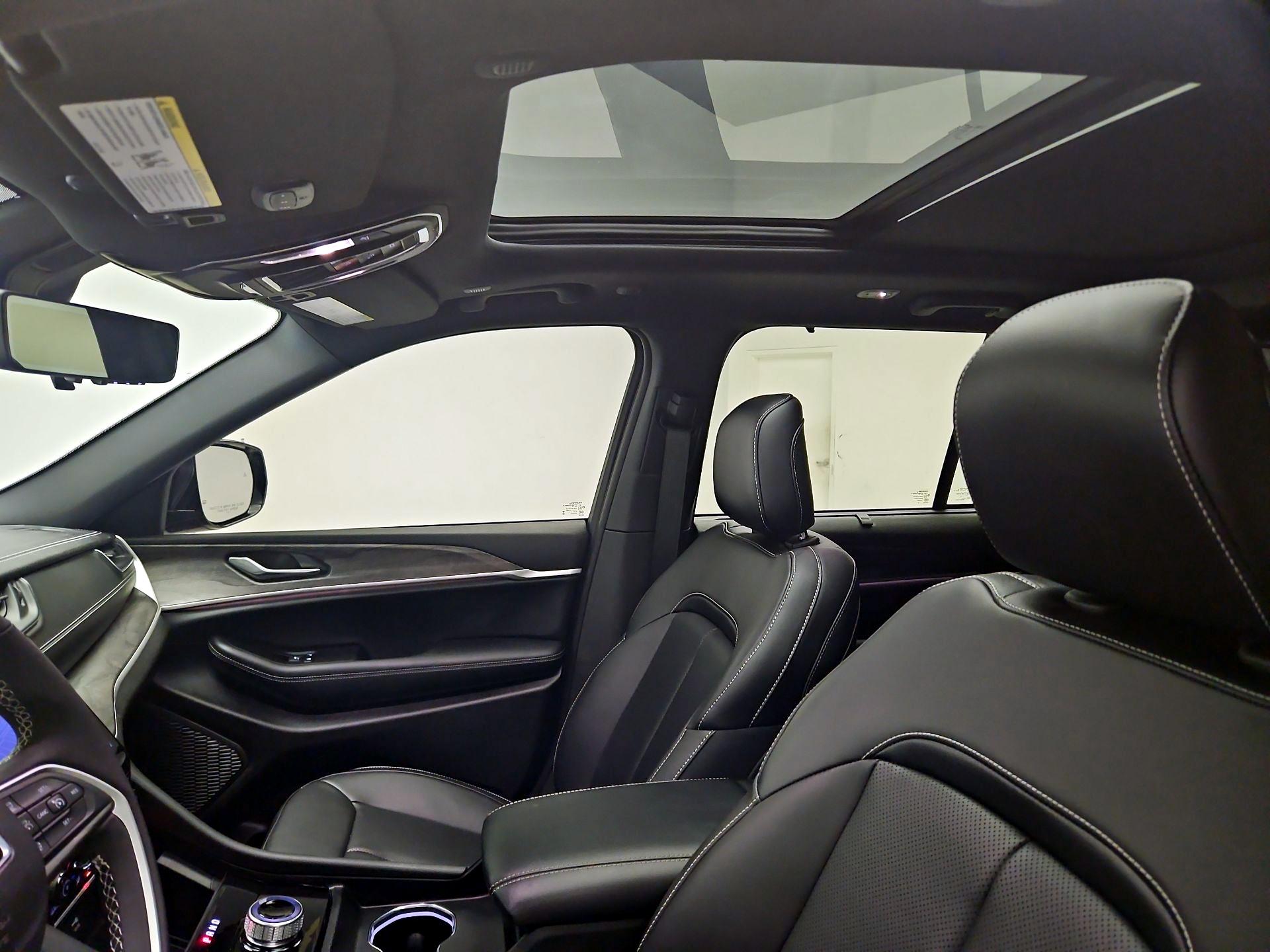 Thumbnail: 2025 Jeep Grand Cherokee - 20