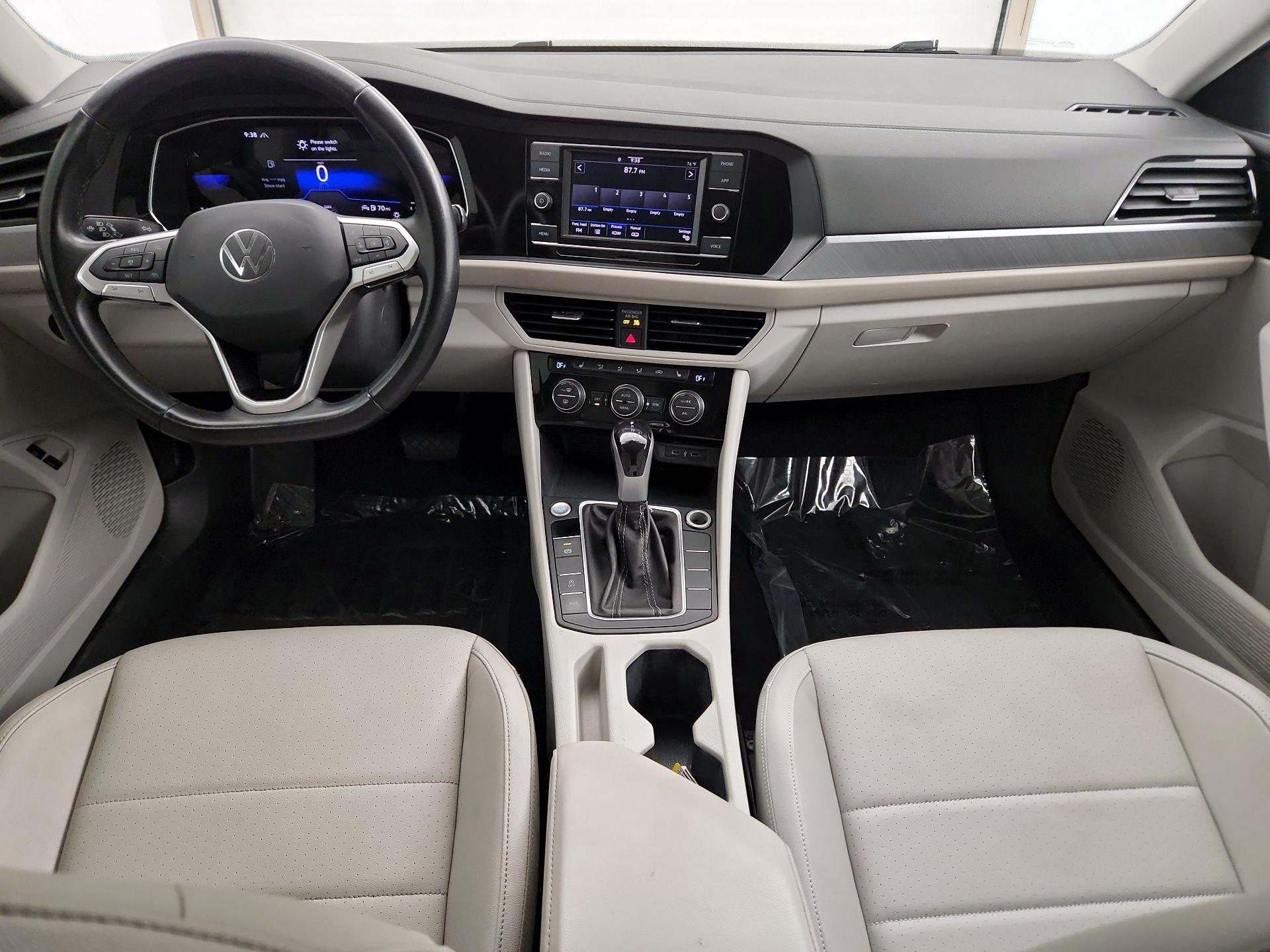 Thumbnail: 2023 Volkswagen Jetta - 9