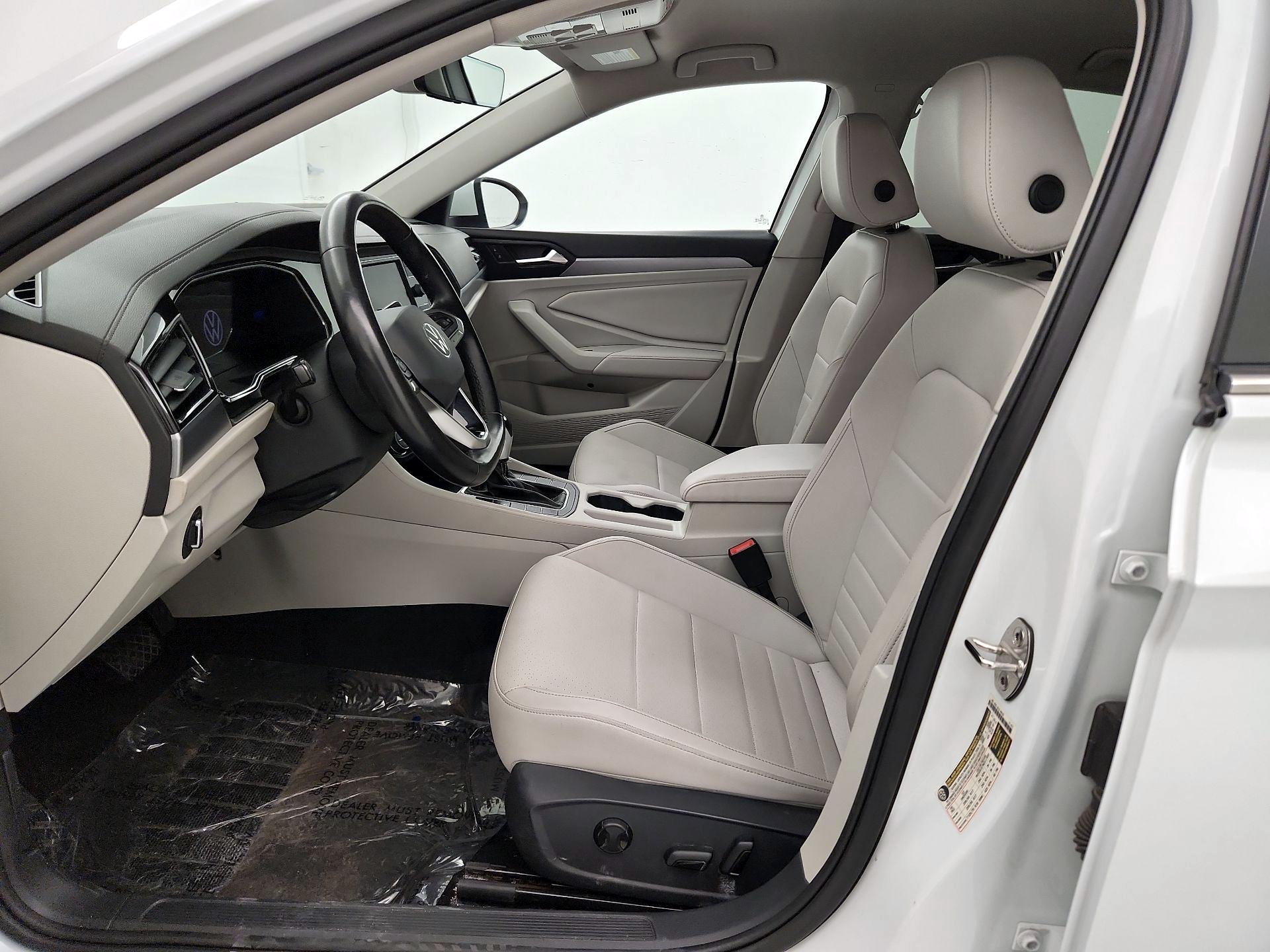 Thumbnail: 2023 Volkswagen Jetta - 11