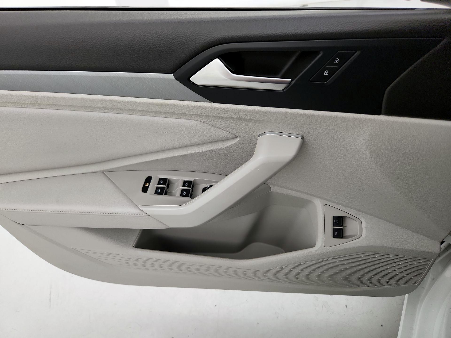 Thumbnail: 2023 Volkswagen Jetta - 12