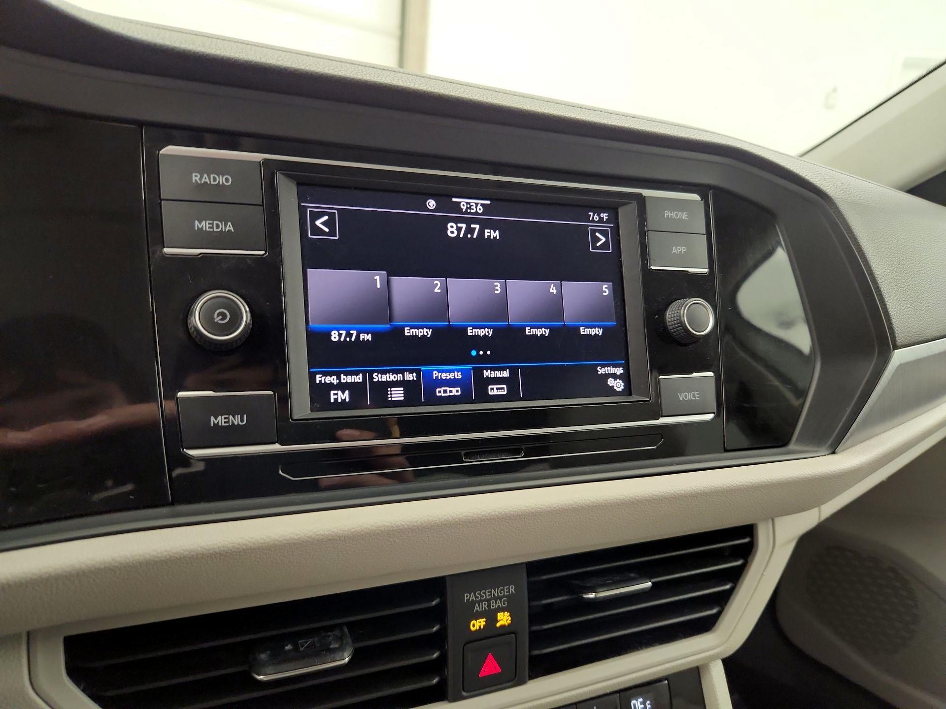 Thumbnail: 2023 Volkswagen Jetta - 15