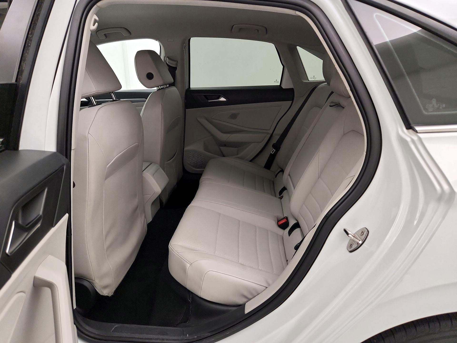 Thumbnail: 2023 Volkswagen Jetta - 19