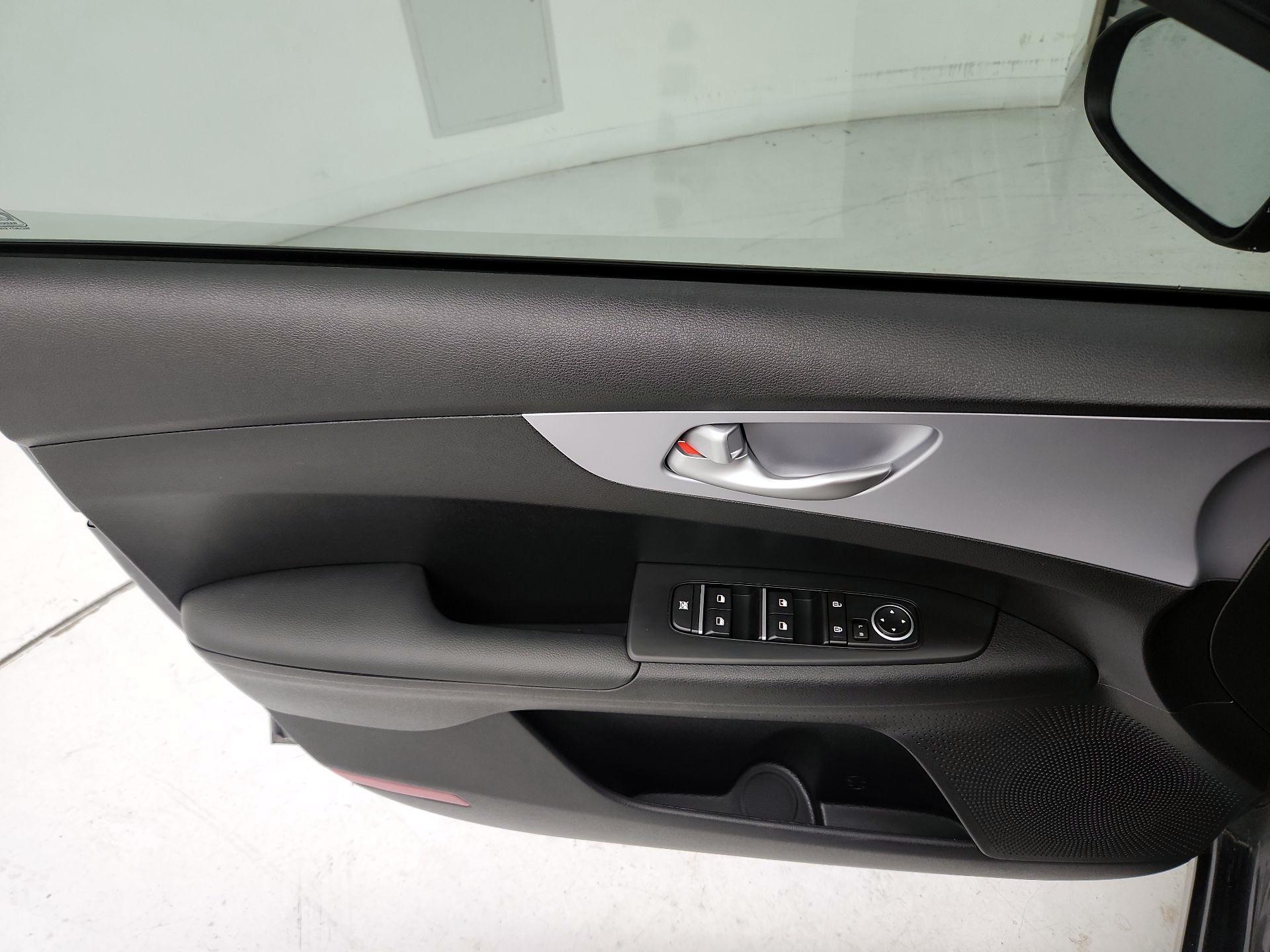 Thumbnail: 2024 Kia Forte - 12