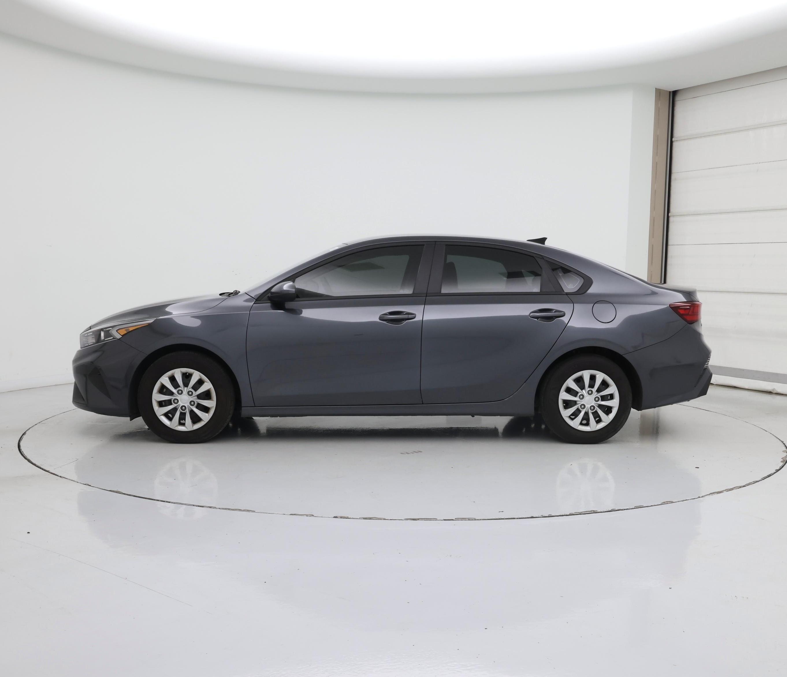 Thumbnail: 2024 Kia Forte - 3