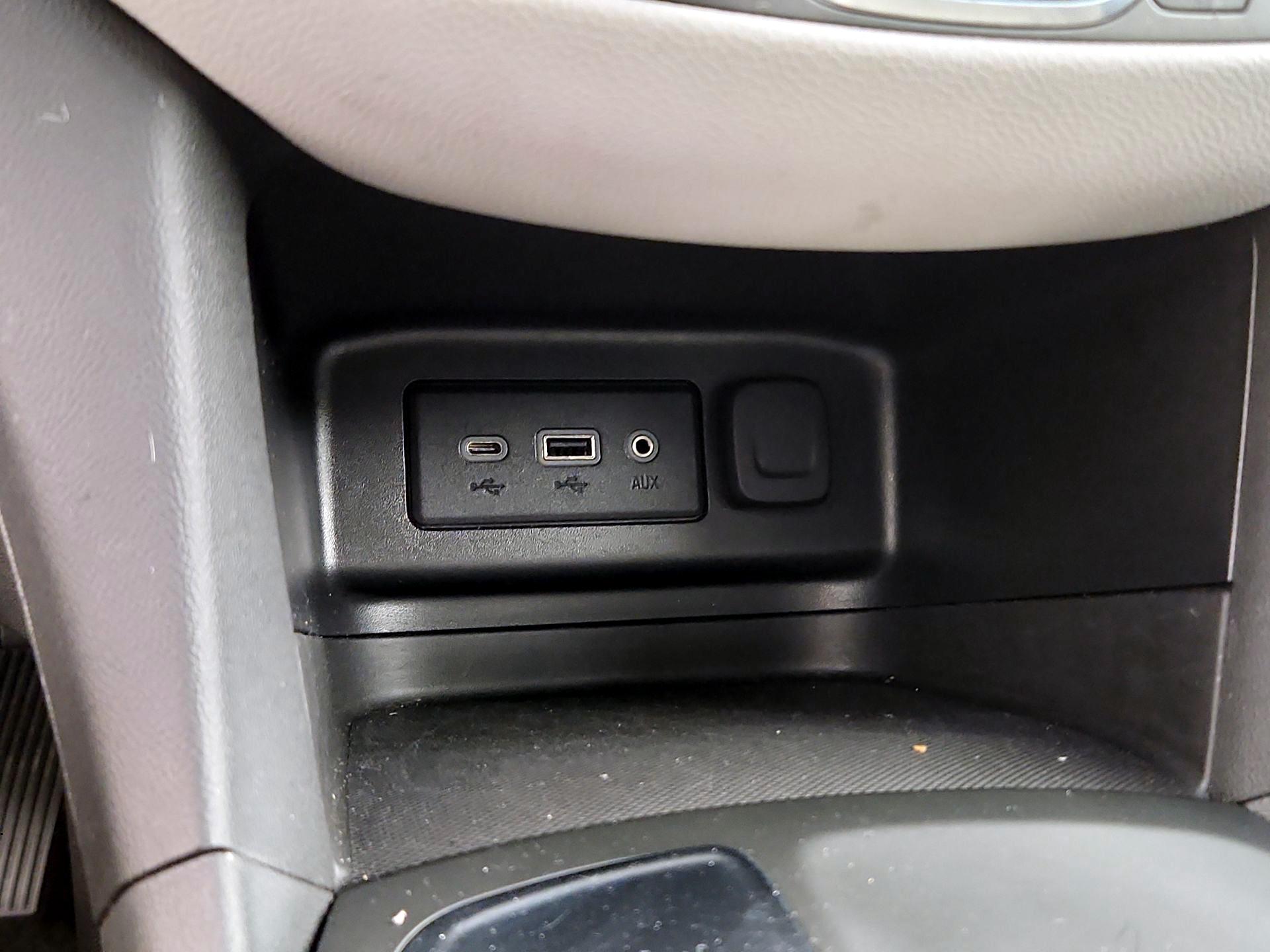 Thumbnail: 2021 Chevrolet Equinox - 18