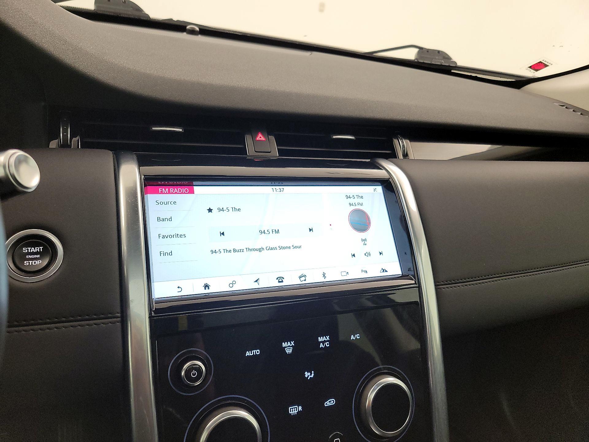 Thumbnail: 2020 Land Rover Discovery Sport - 16