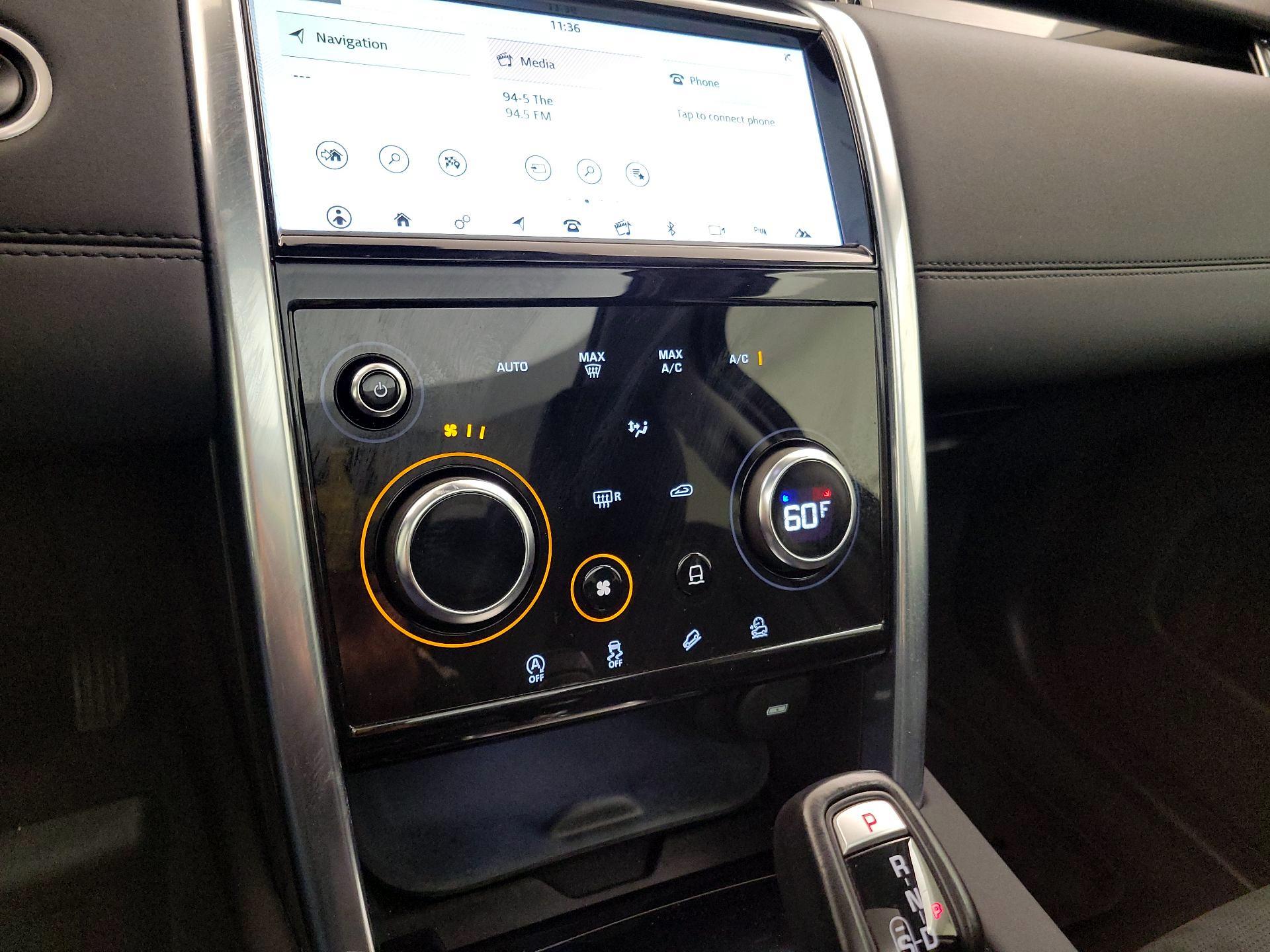 Thumbnail: 2020 Land Rover Discovery Sport - 17