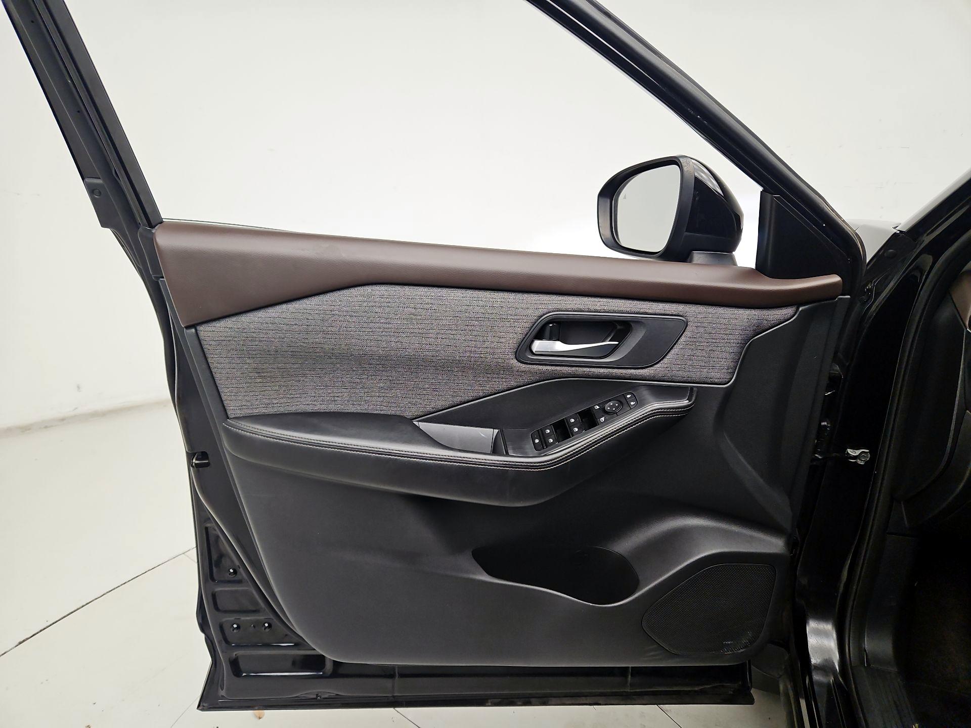 Thumbnail: 2021 Nissan Rogue - 12