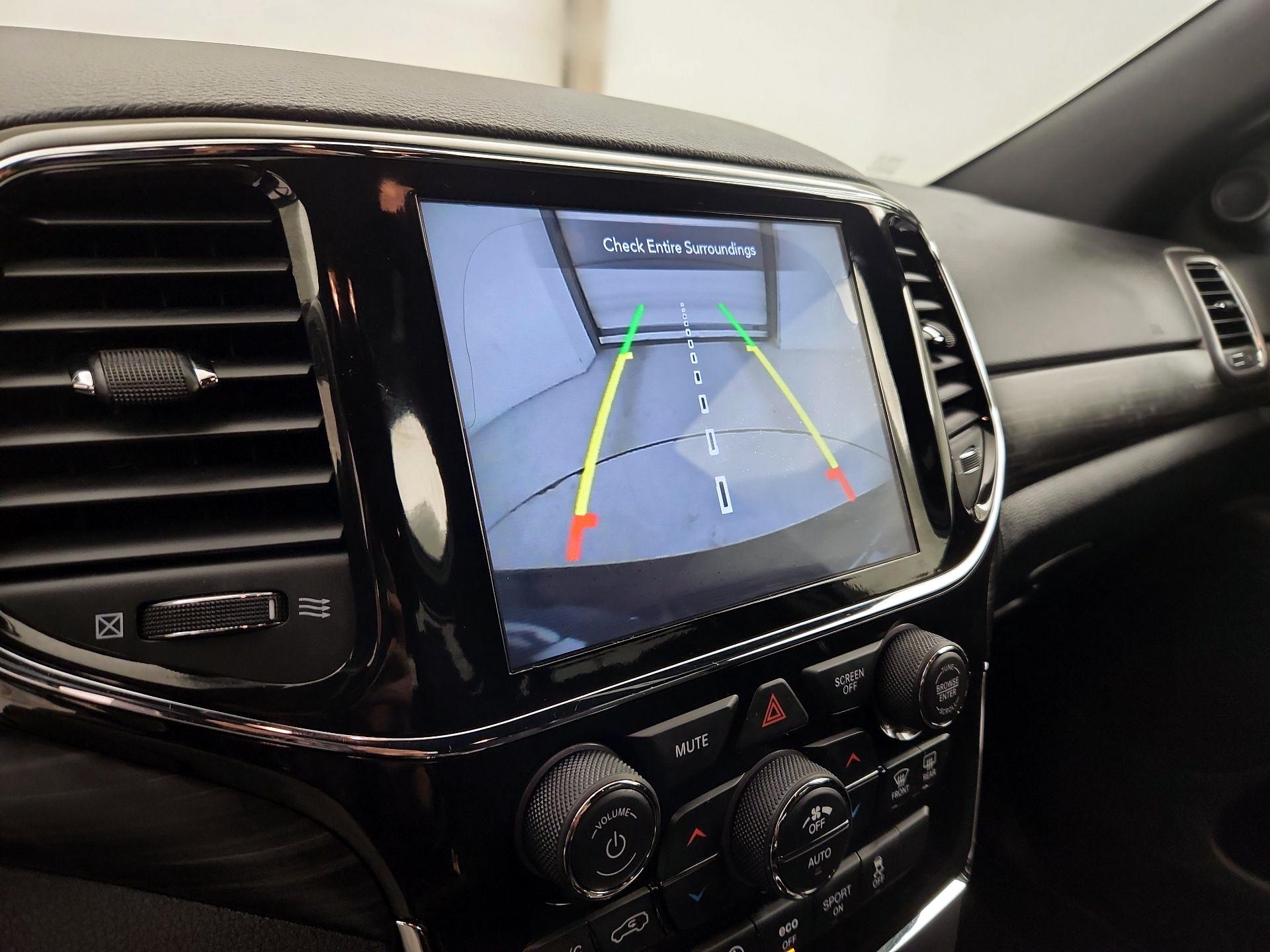 Thumbnail: 2021 Jeep Grand Cherokee - 14