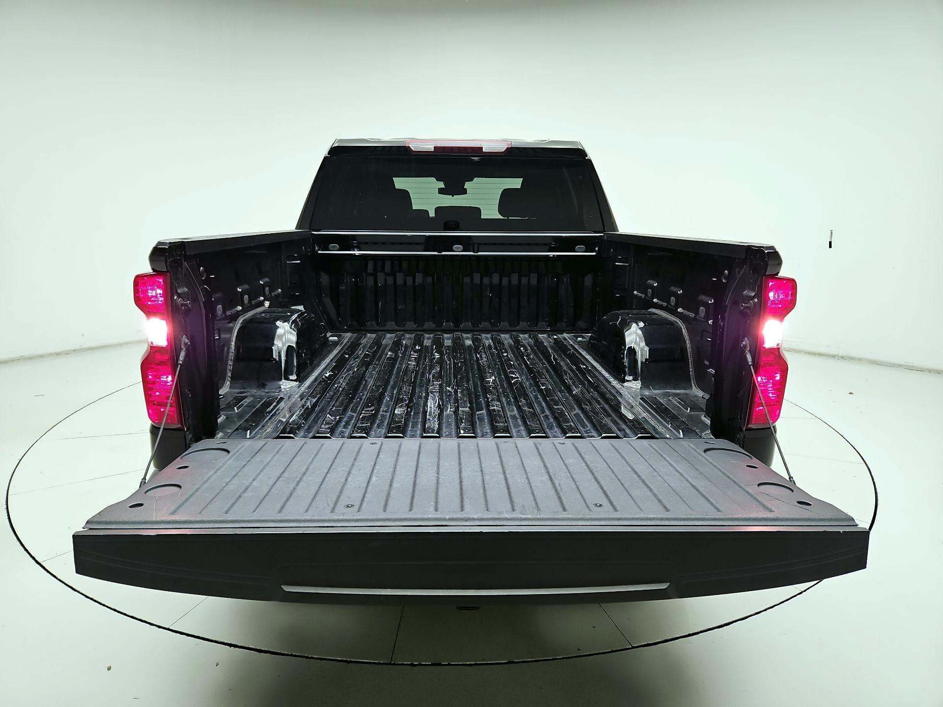 Thumbnail: 2024 Chevrolet Silverado 1500 - 18