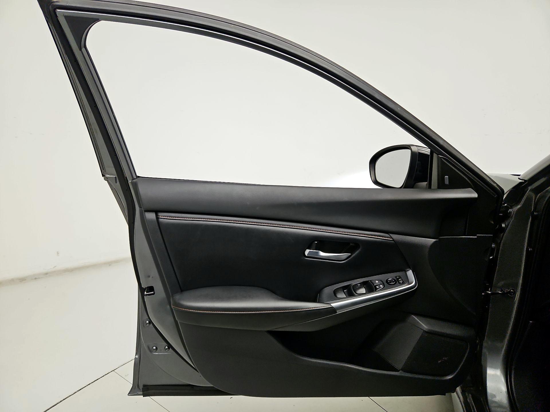 Thumbnail: 2021 Nissan Sentra - 12