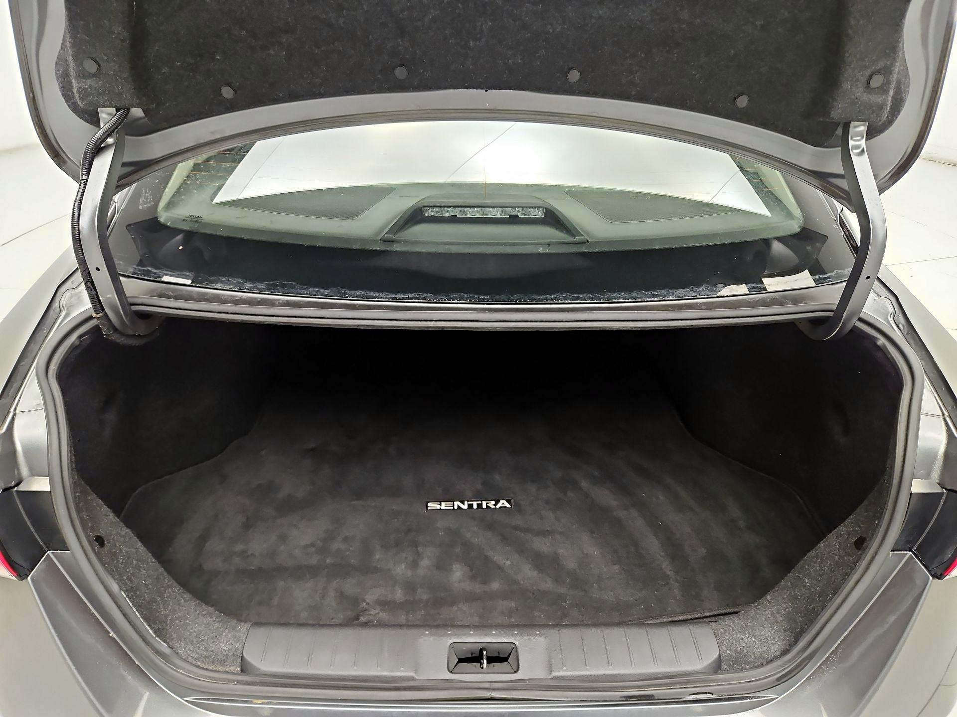 Thumbnail: 2021 Nissan Sentra - 18