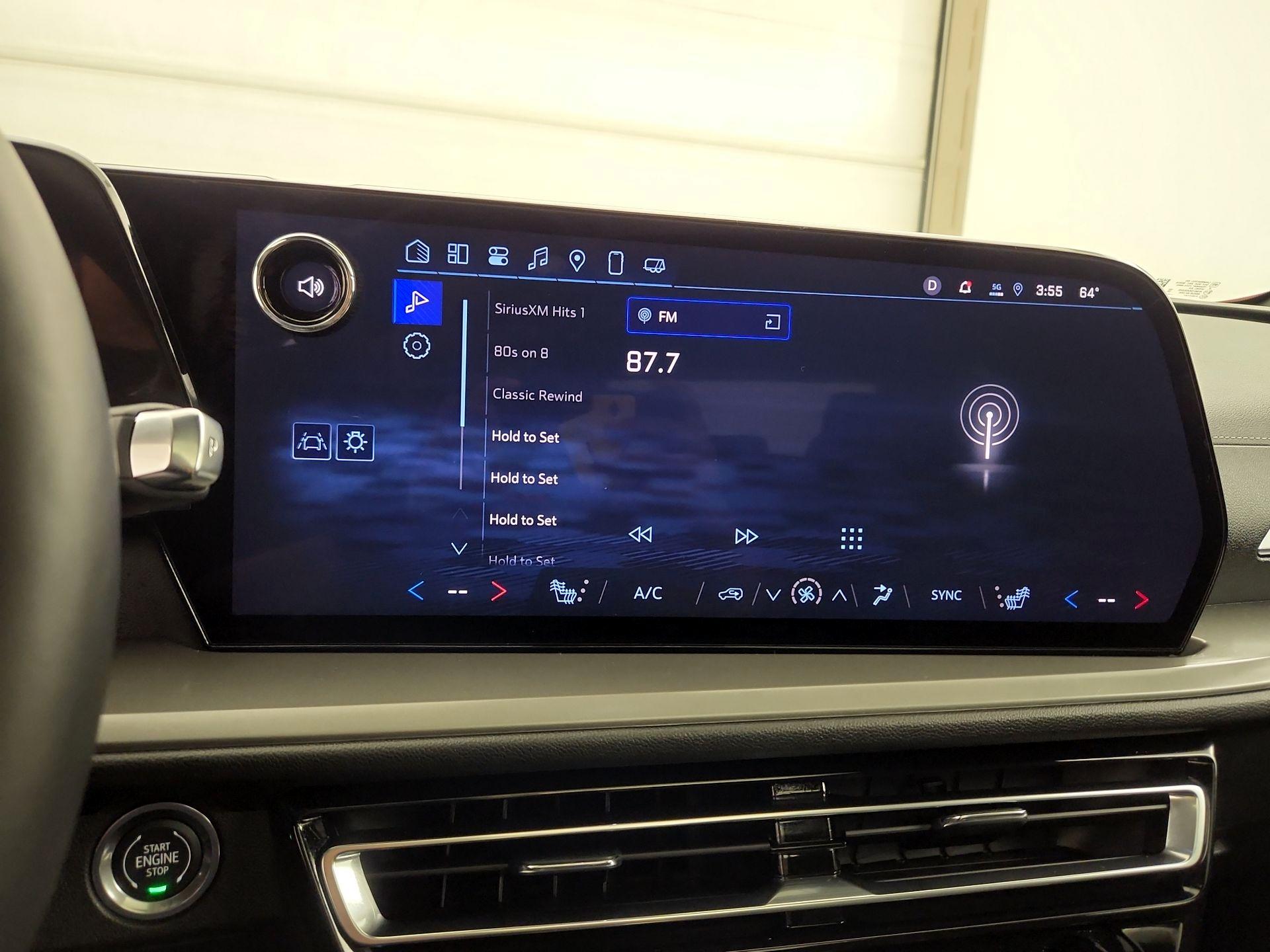 Thumbnail: 2025 Chevrolet Traverse - 16