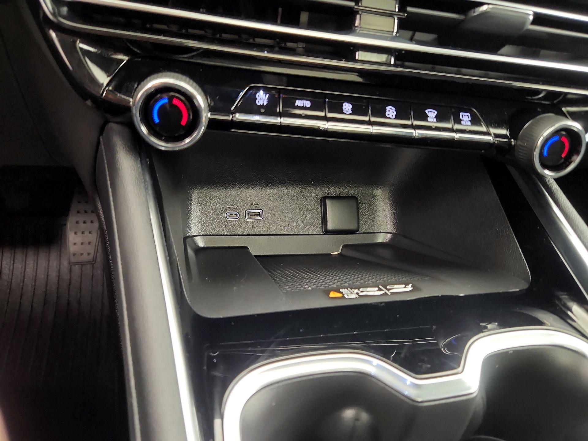 Thumbnail: 2025 Chevrolet Traverse - 19