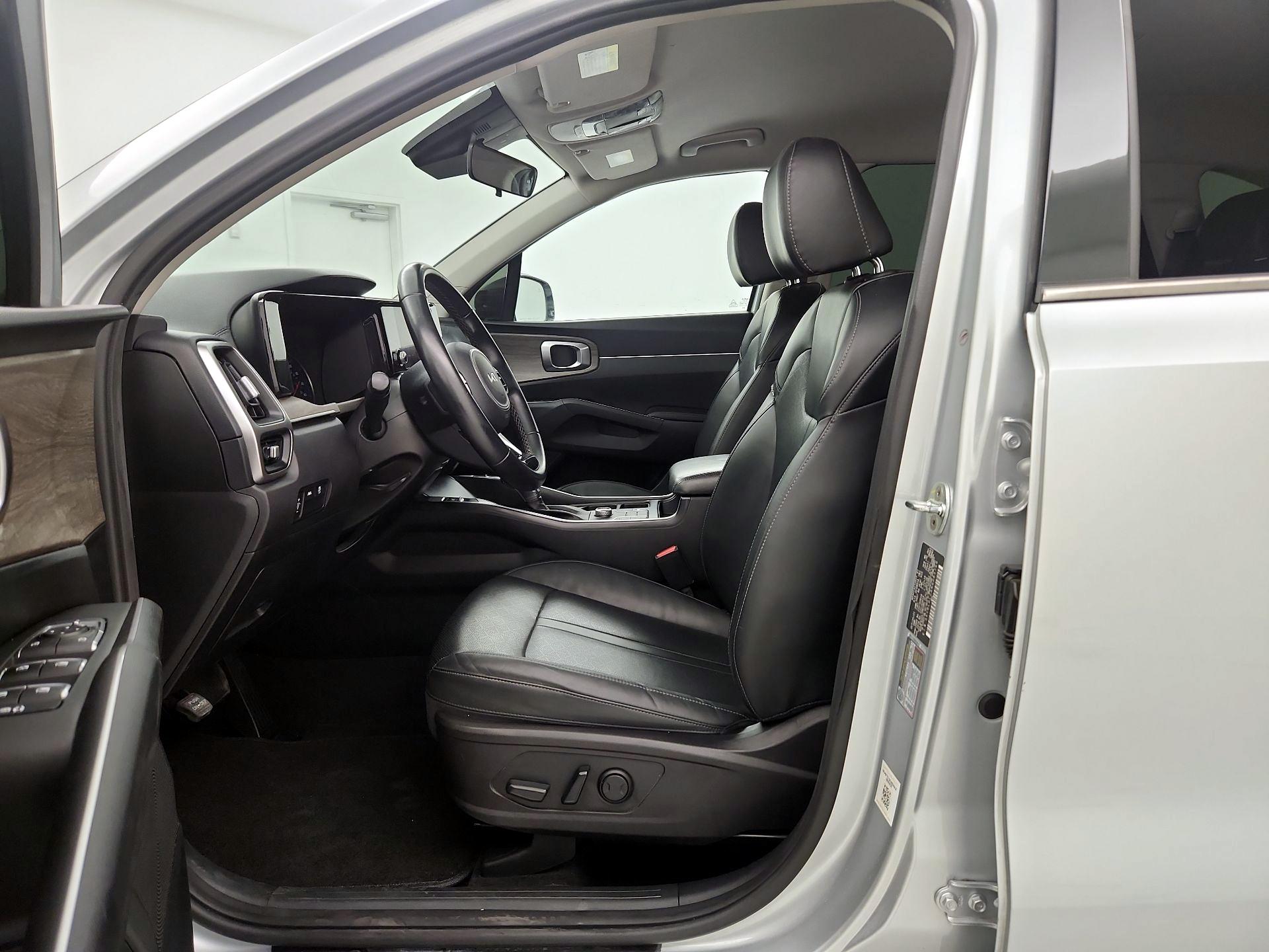 Thumbnail: 2022 Kia Sorento - 11