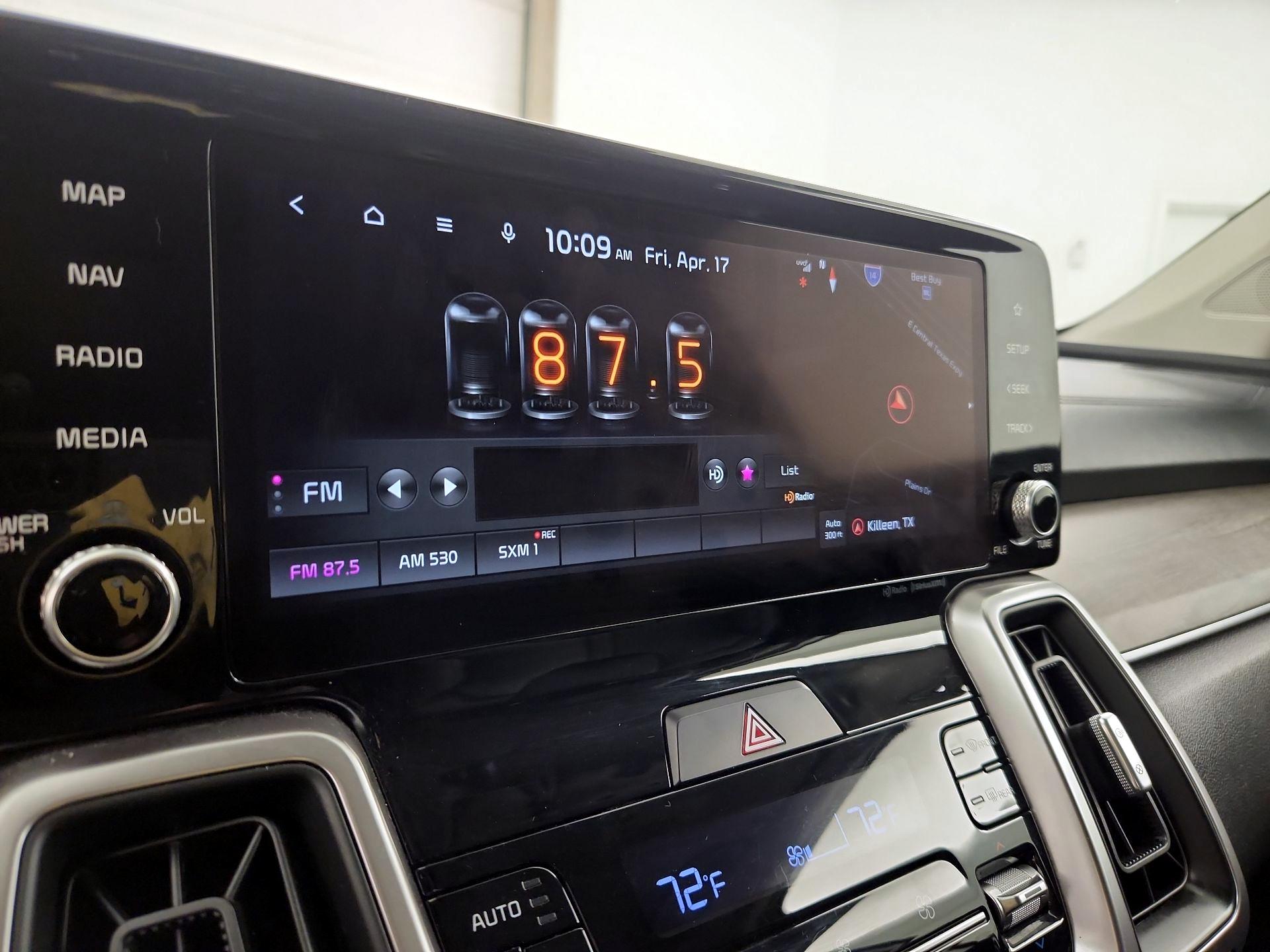 Thumbnail: 2022 Kia Sorento - 16