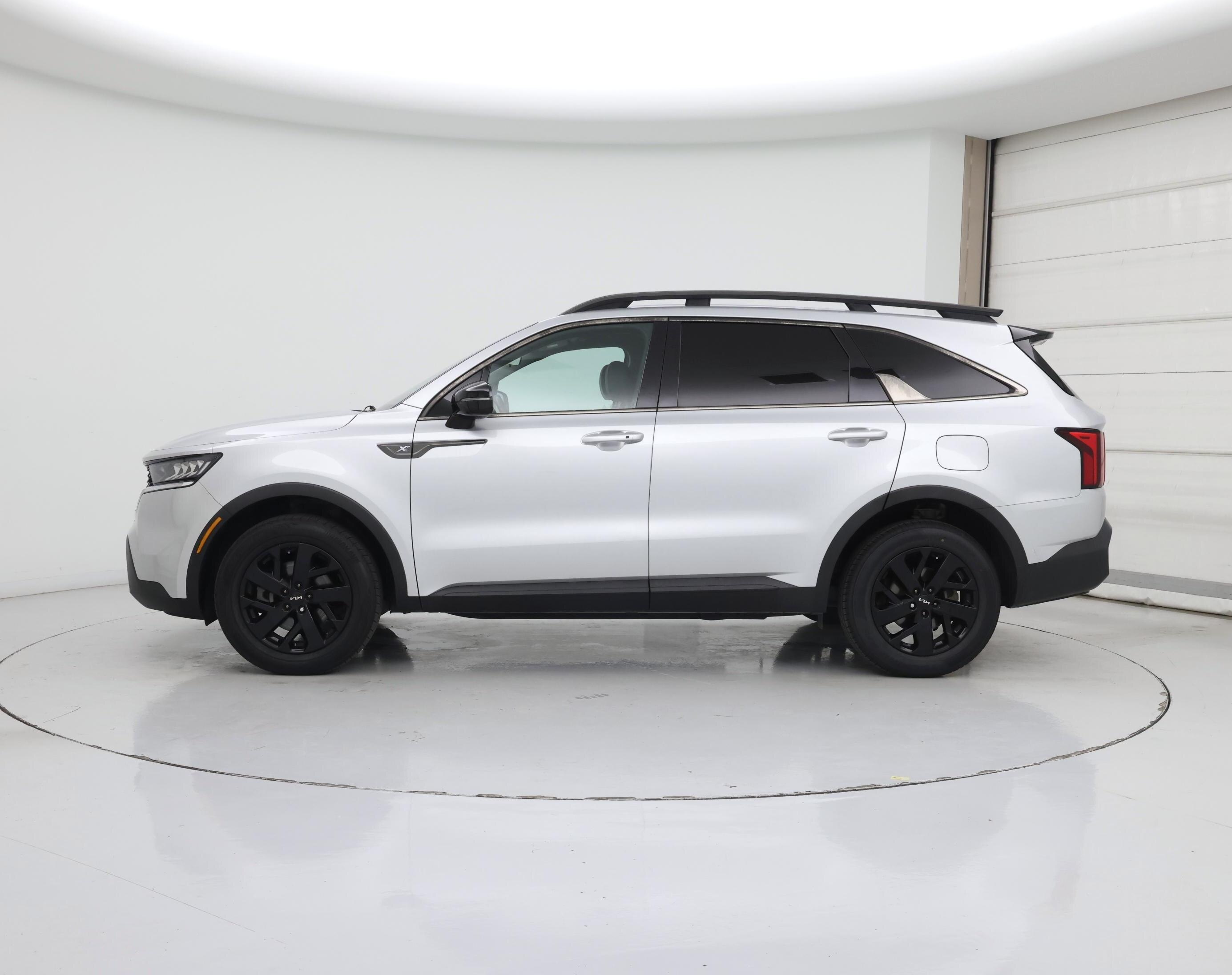 Thumbnail: 2022 Kia Sorento - 3