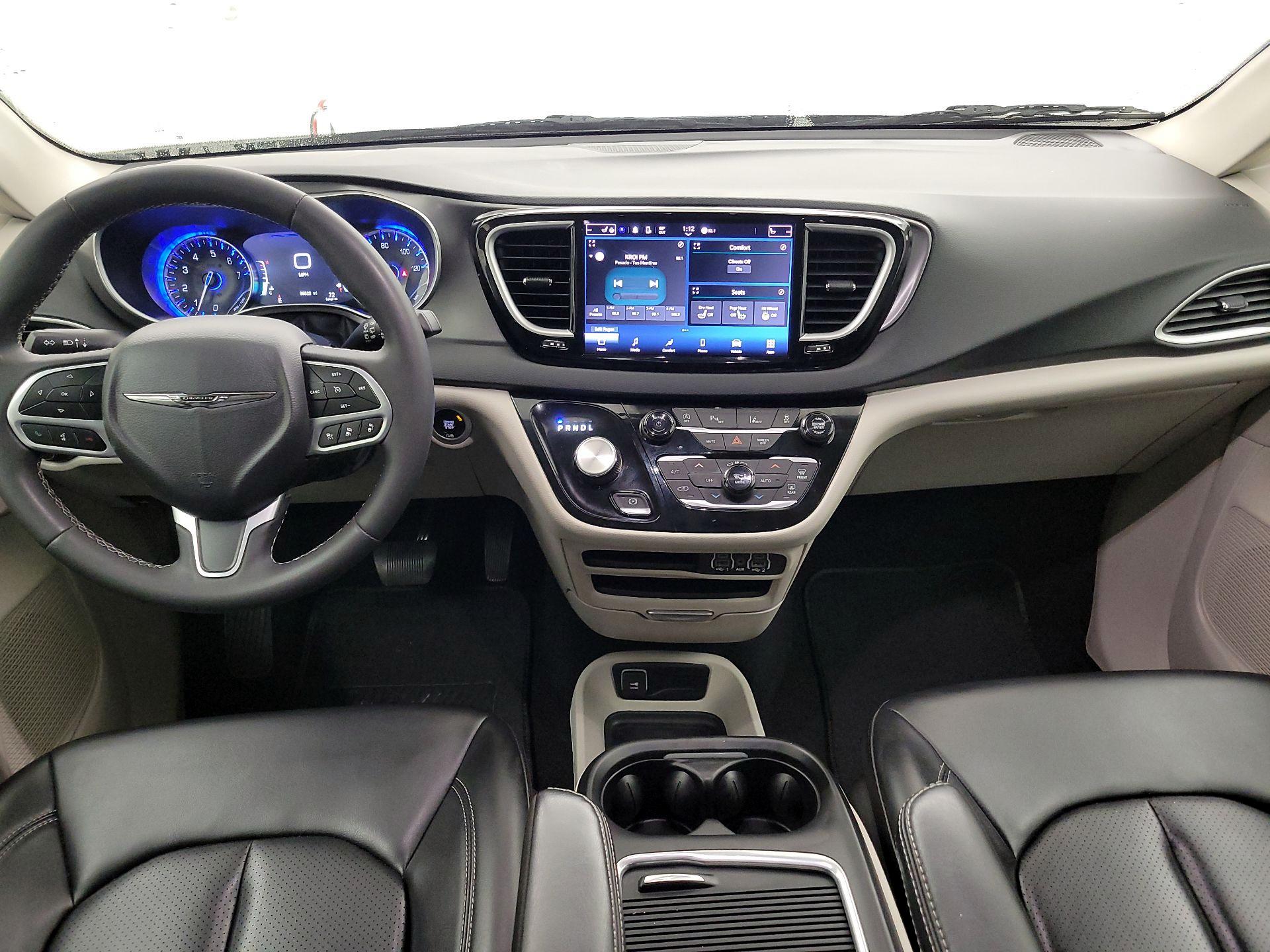 Thumbnail: 2023 Chrysler Pacifica - 9