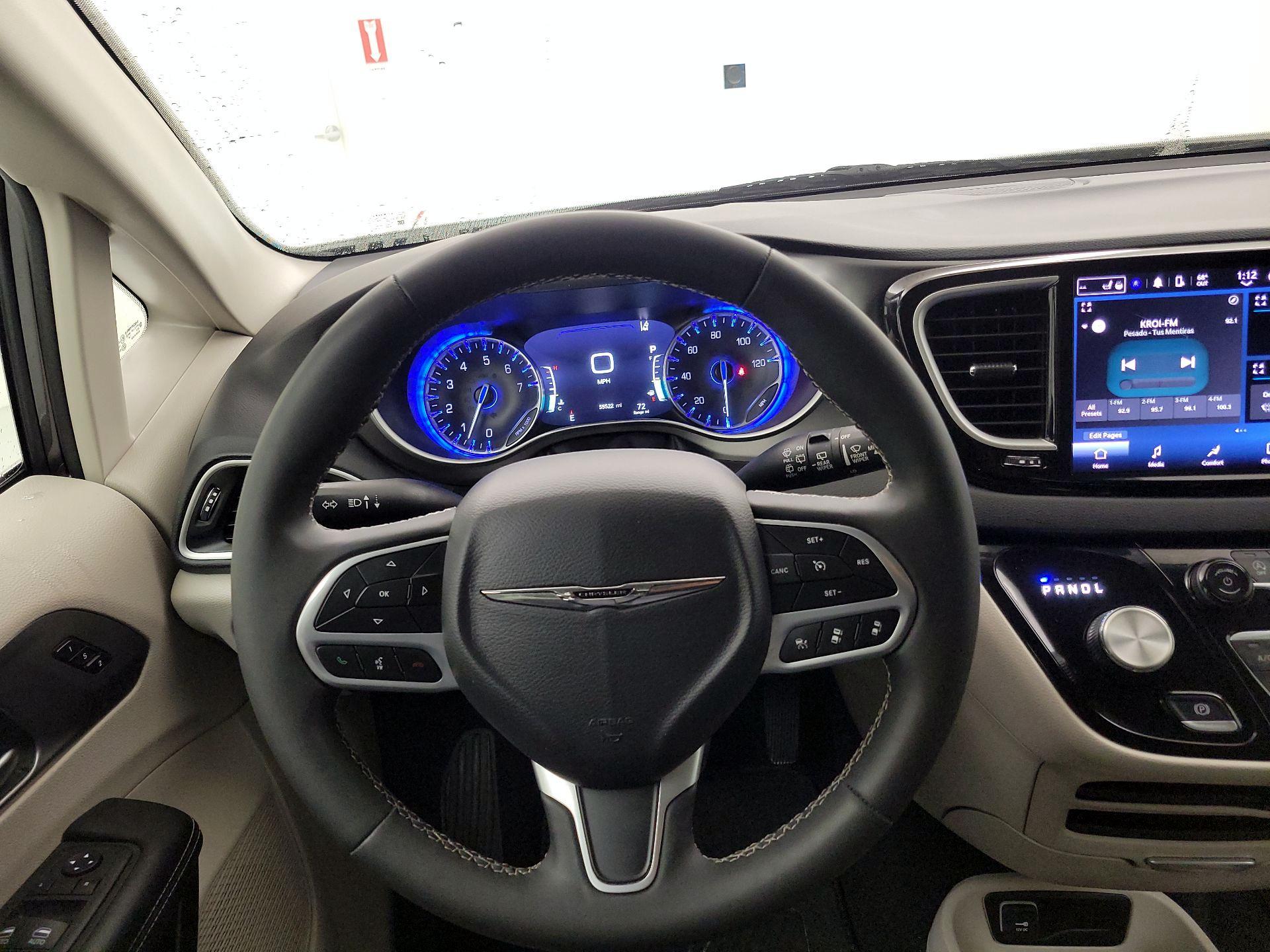 Thumbnail: 2023 Chrysler Pacifica - 10