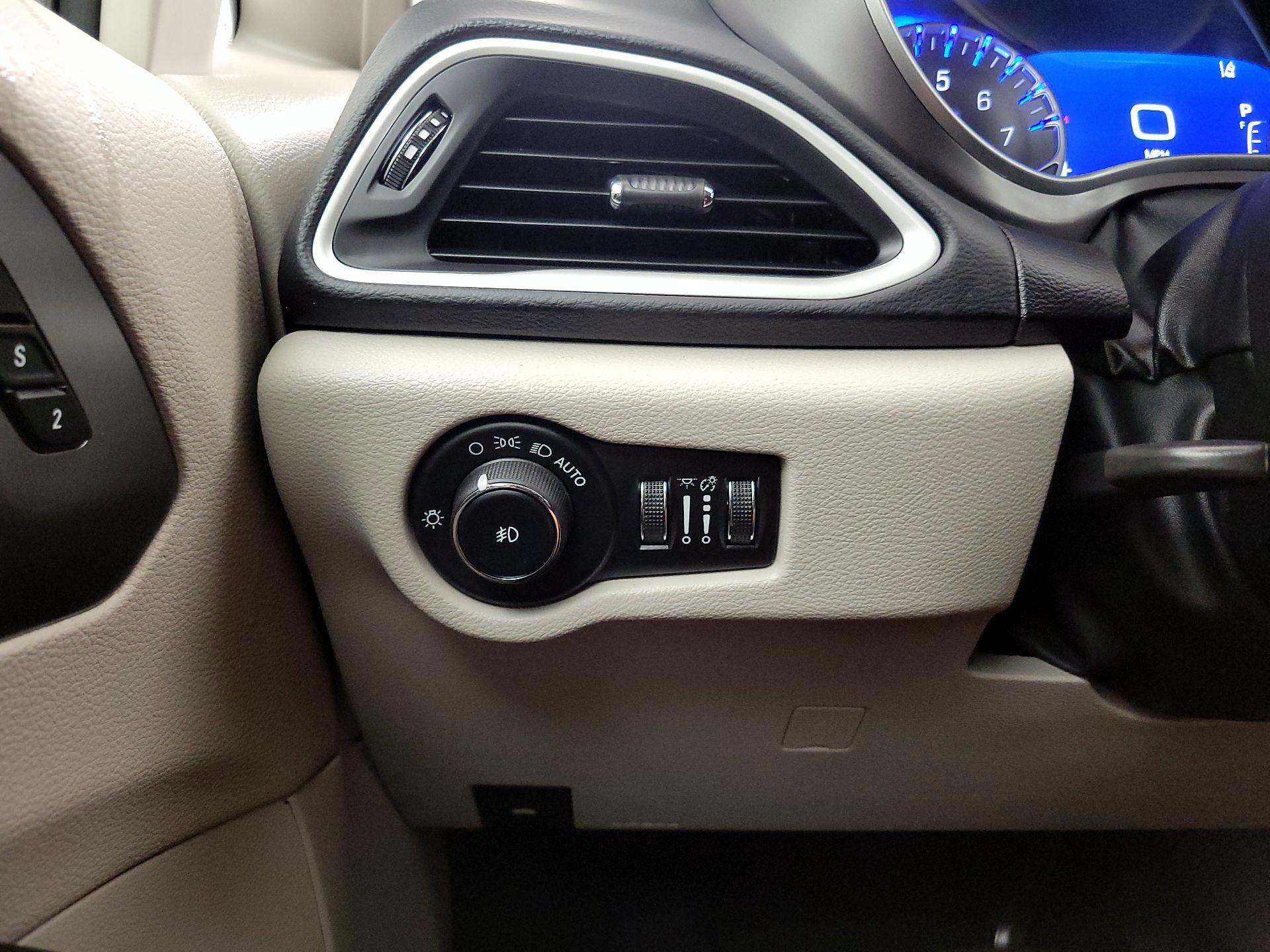 Thumbnail: 2023 Chrysler Pacifica - 13