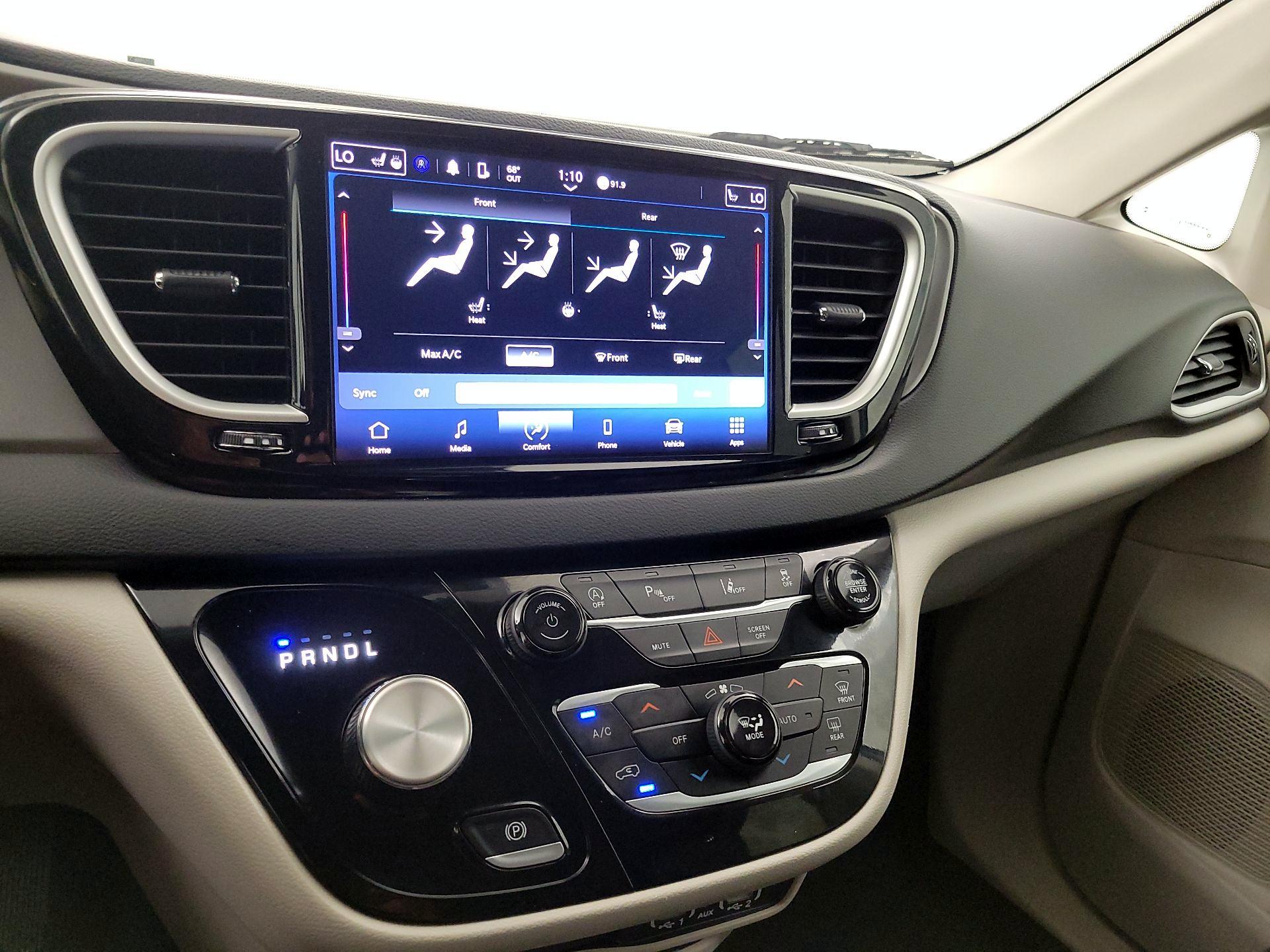 Thumbnail: 2023 Chrysler Pacifica - 16