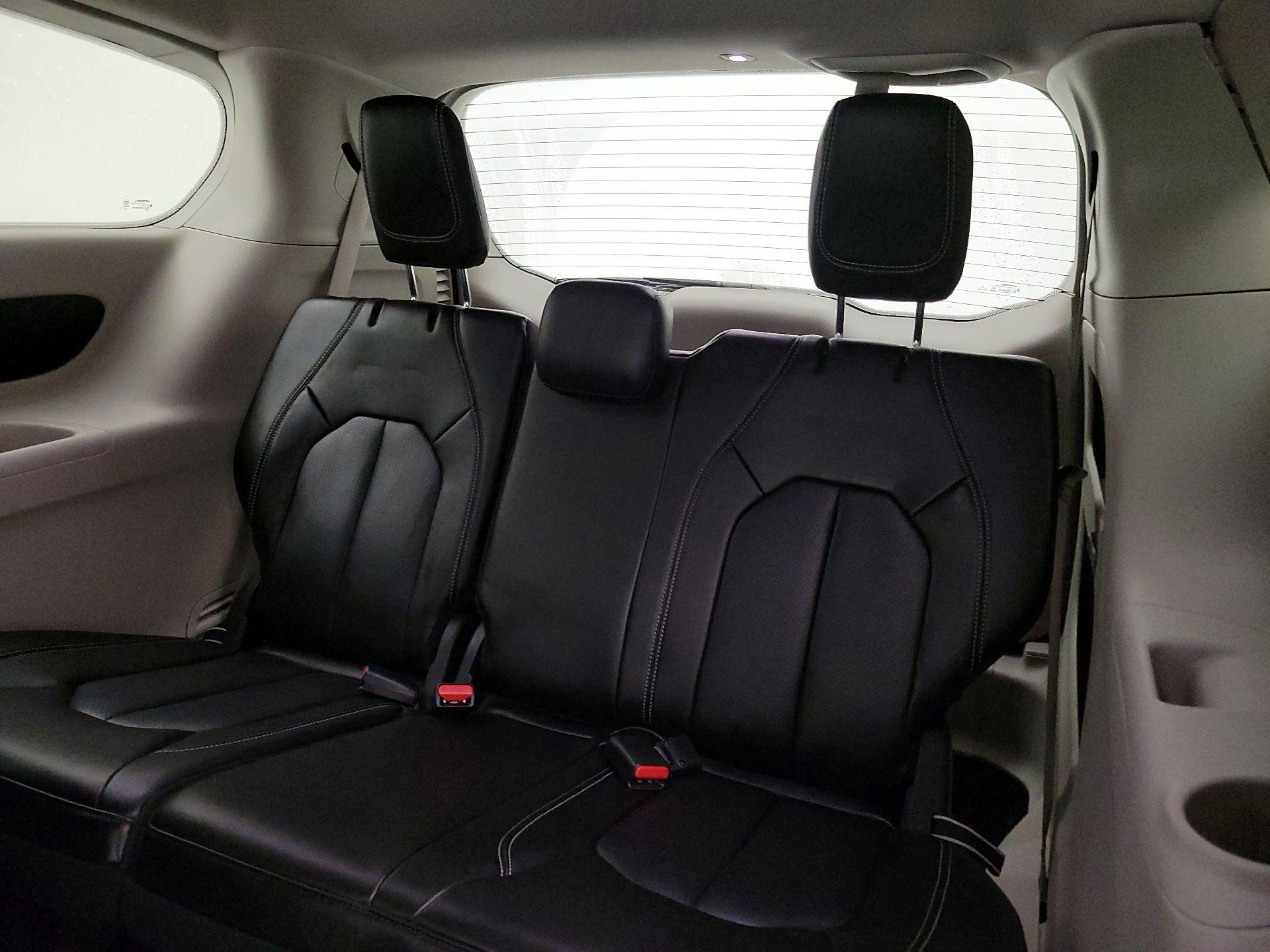 Thumbnail: 2023 Chrysler Pacifica - 20