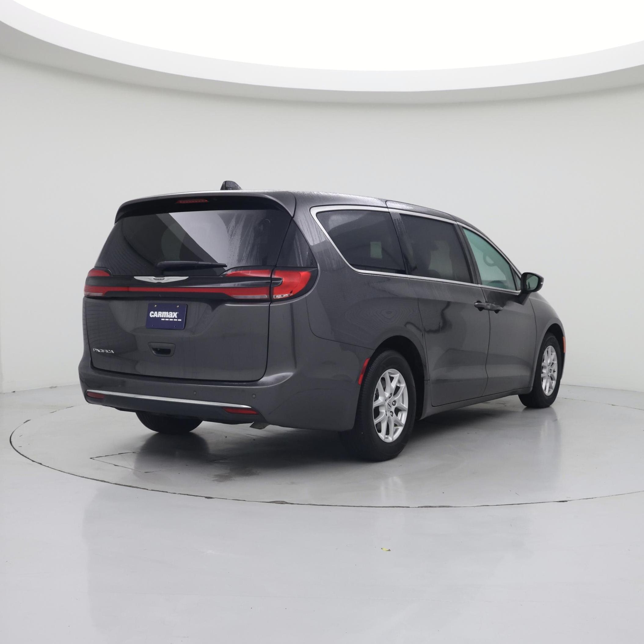 Thumbnail: 2023 Chrysler Pacifica - 8