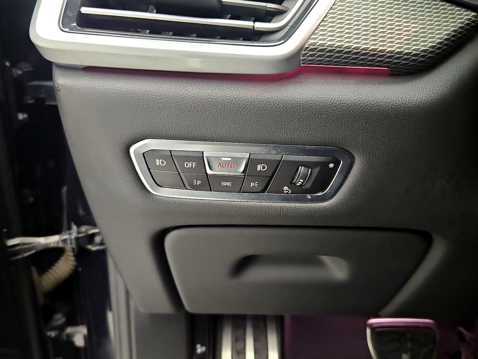 2020 BMW X5 40i - Photo 14