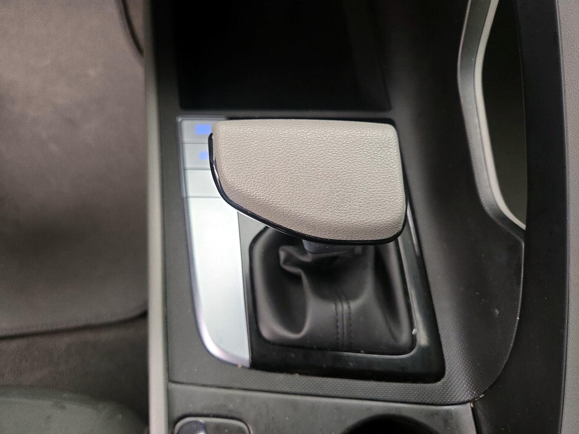 Thumbnail: 2024 Hyundai Elantra - 18