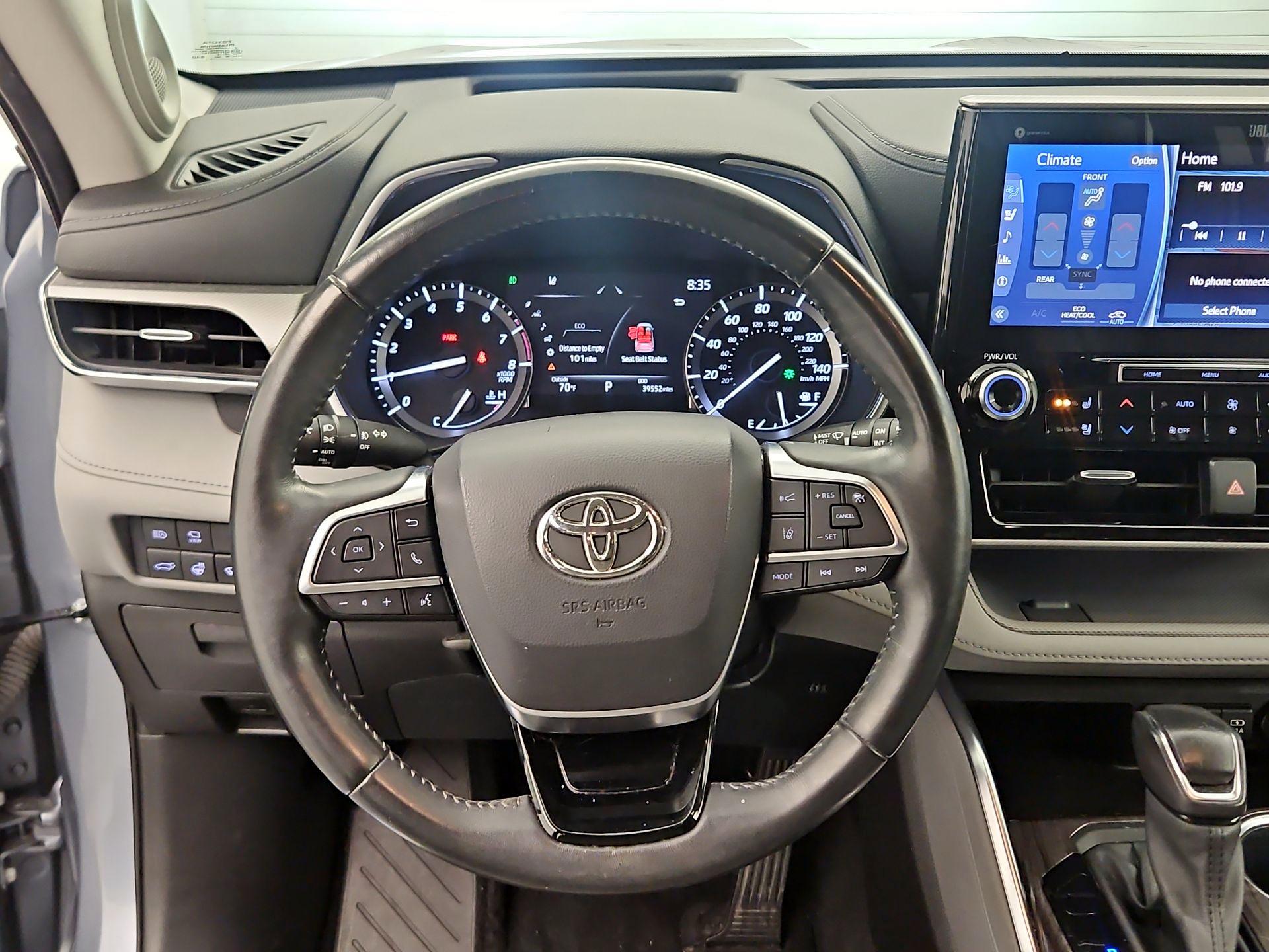 Thumbnail: 2021 Toyota Highlander - 10