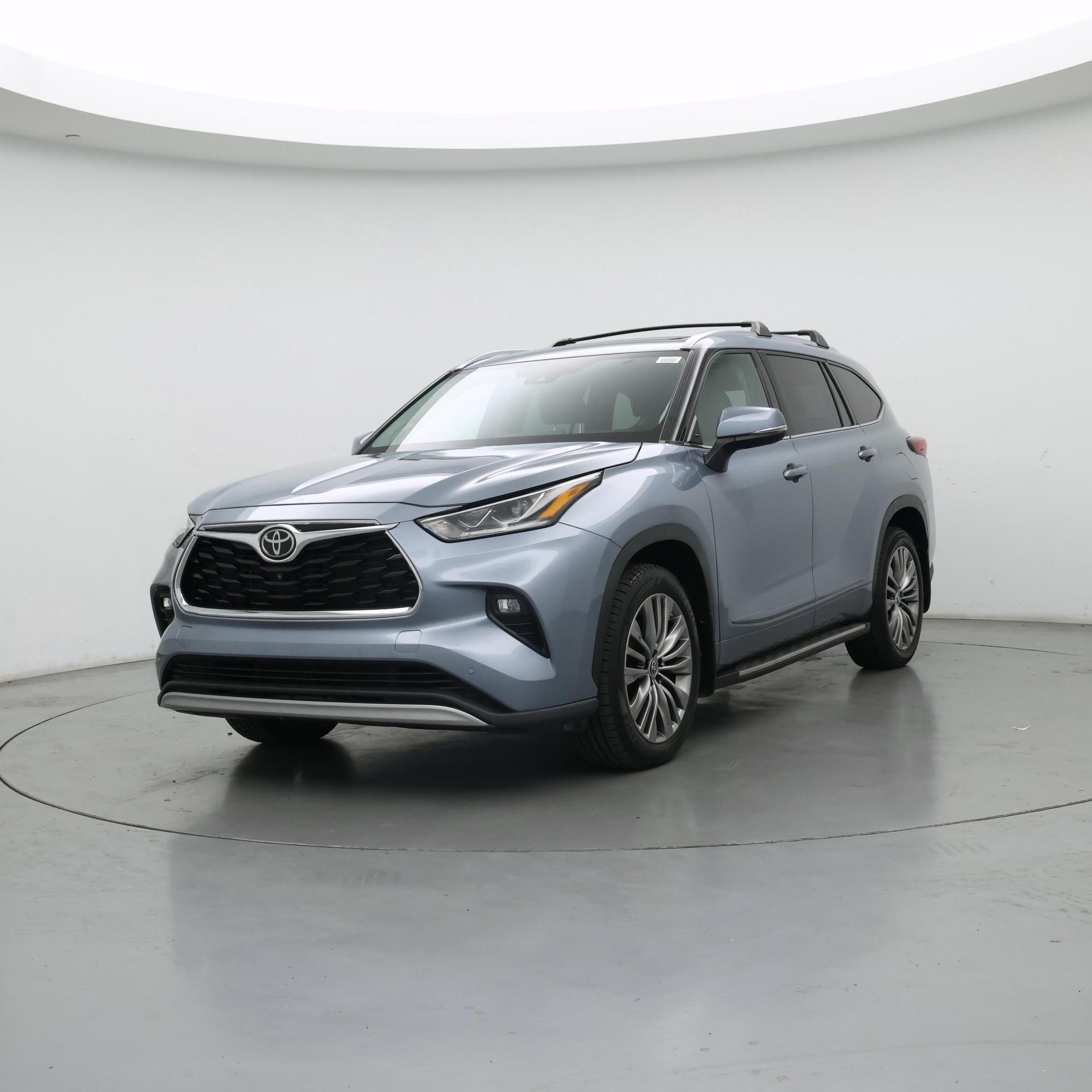 Thumbnail: 2021 Toyota Highlander - 4