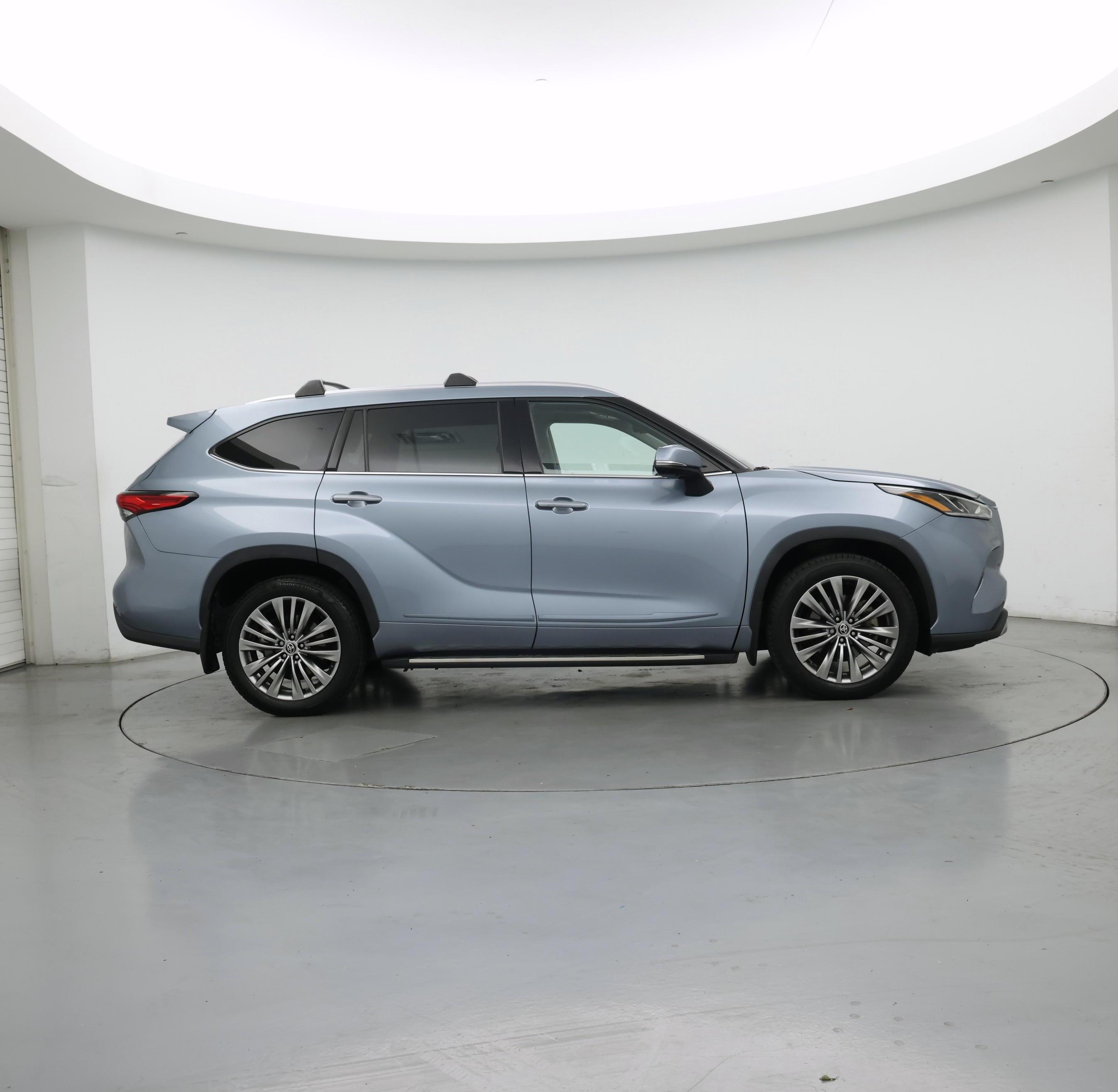 Thumbnail: 2021 Toyota Highlander - 7
