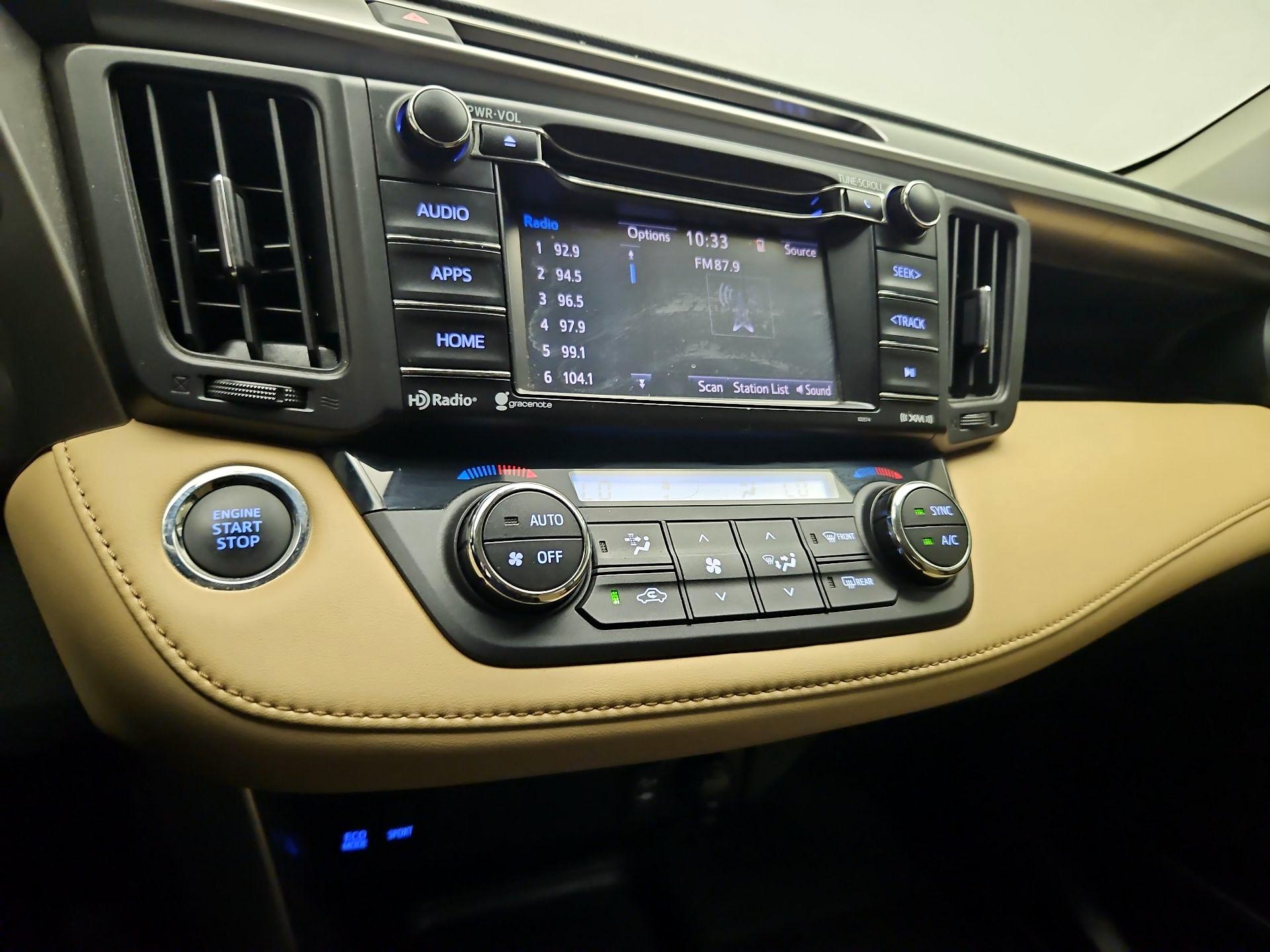 Thumbnail: 2017 Toyota RAV4 - 15