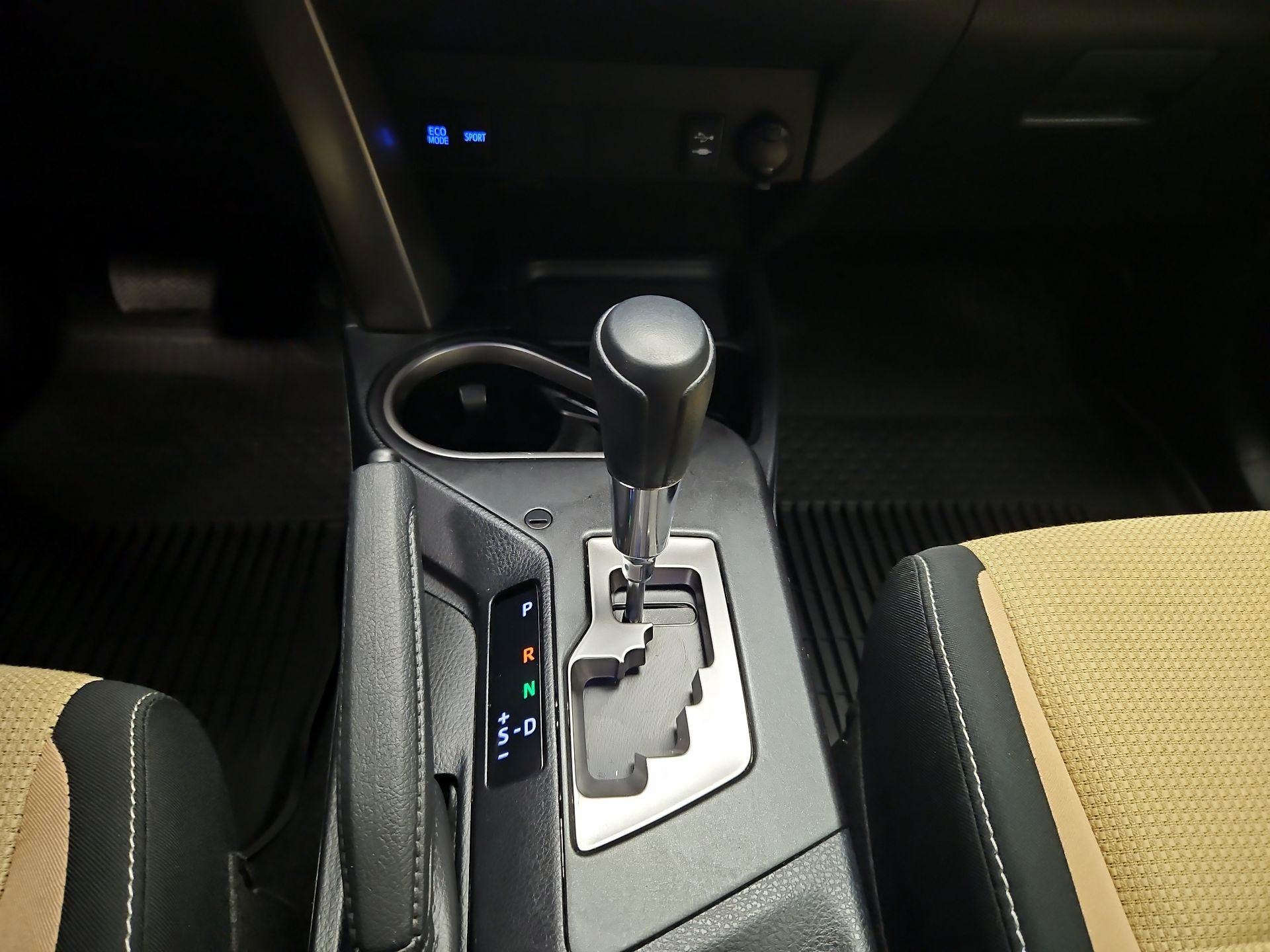 Thumbnail: 2017 Toyota RAV4 - 16