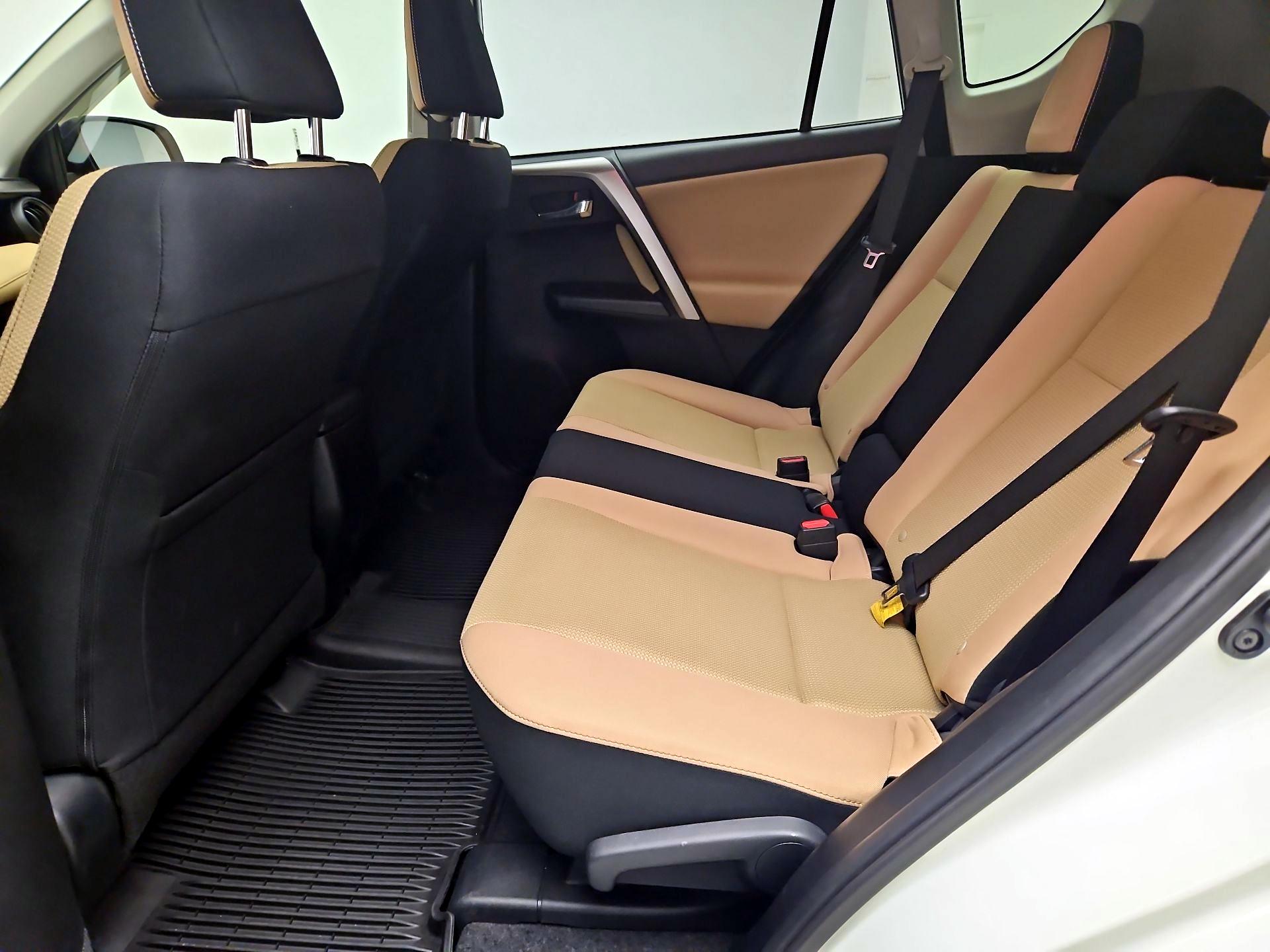 Thumbnail: 2017 Toyota RAV4 - 17