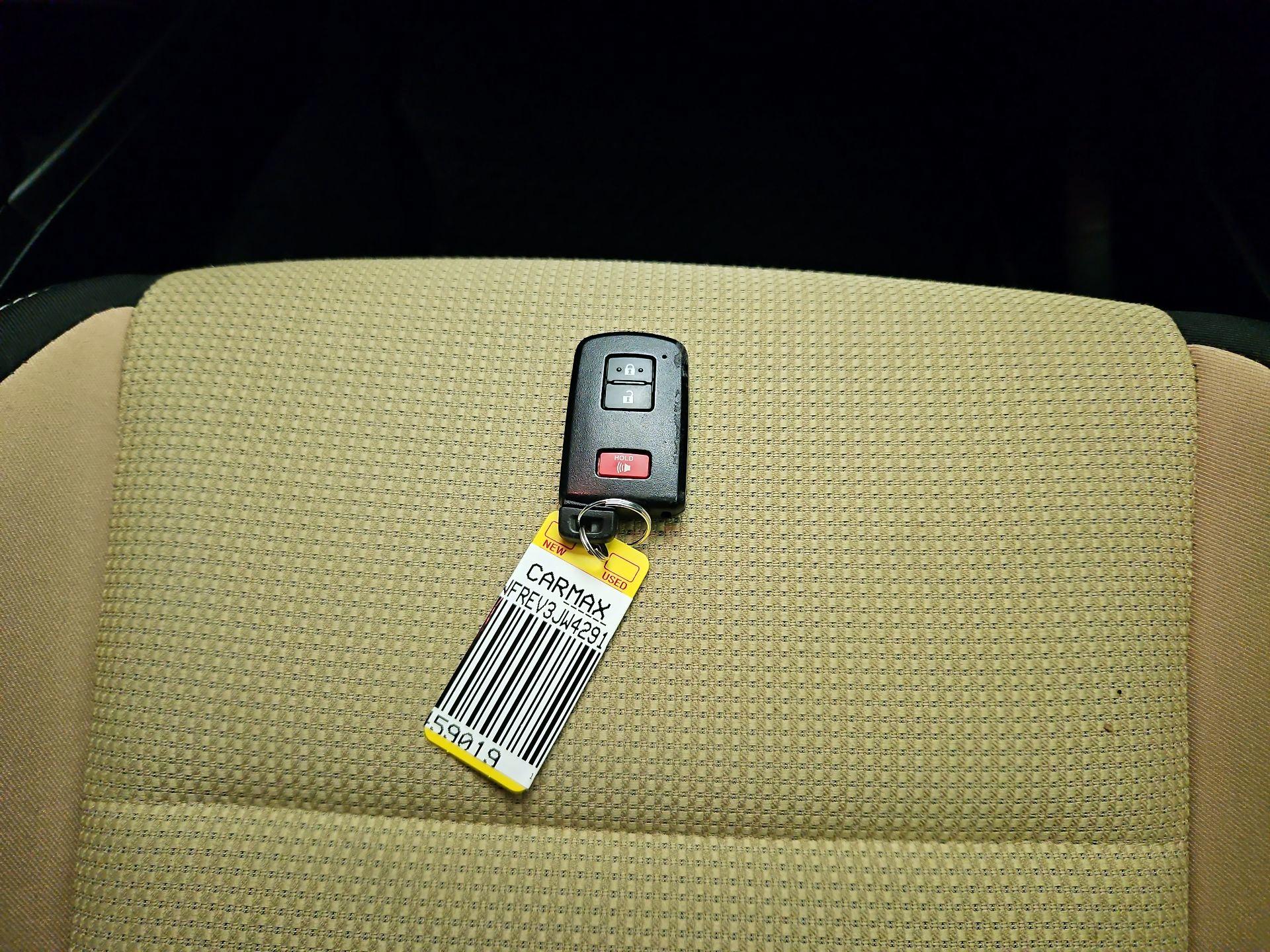 Thumbnail: 2017 Toyota RAV4 - 20