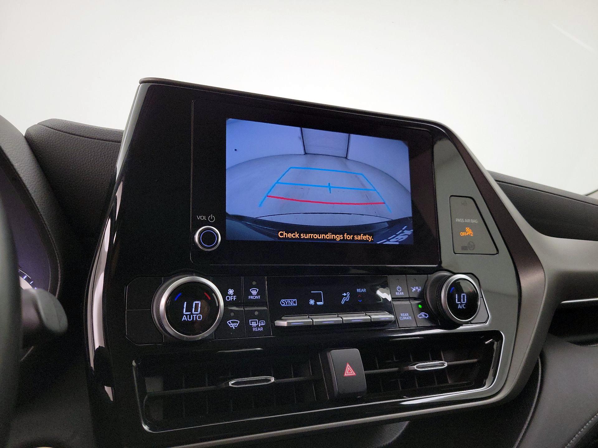 Thumbnail: 2024 Toyota Highlander - 14