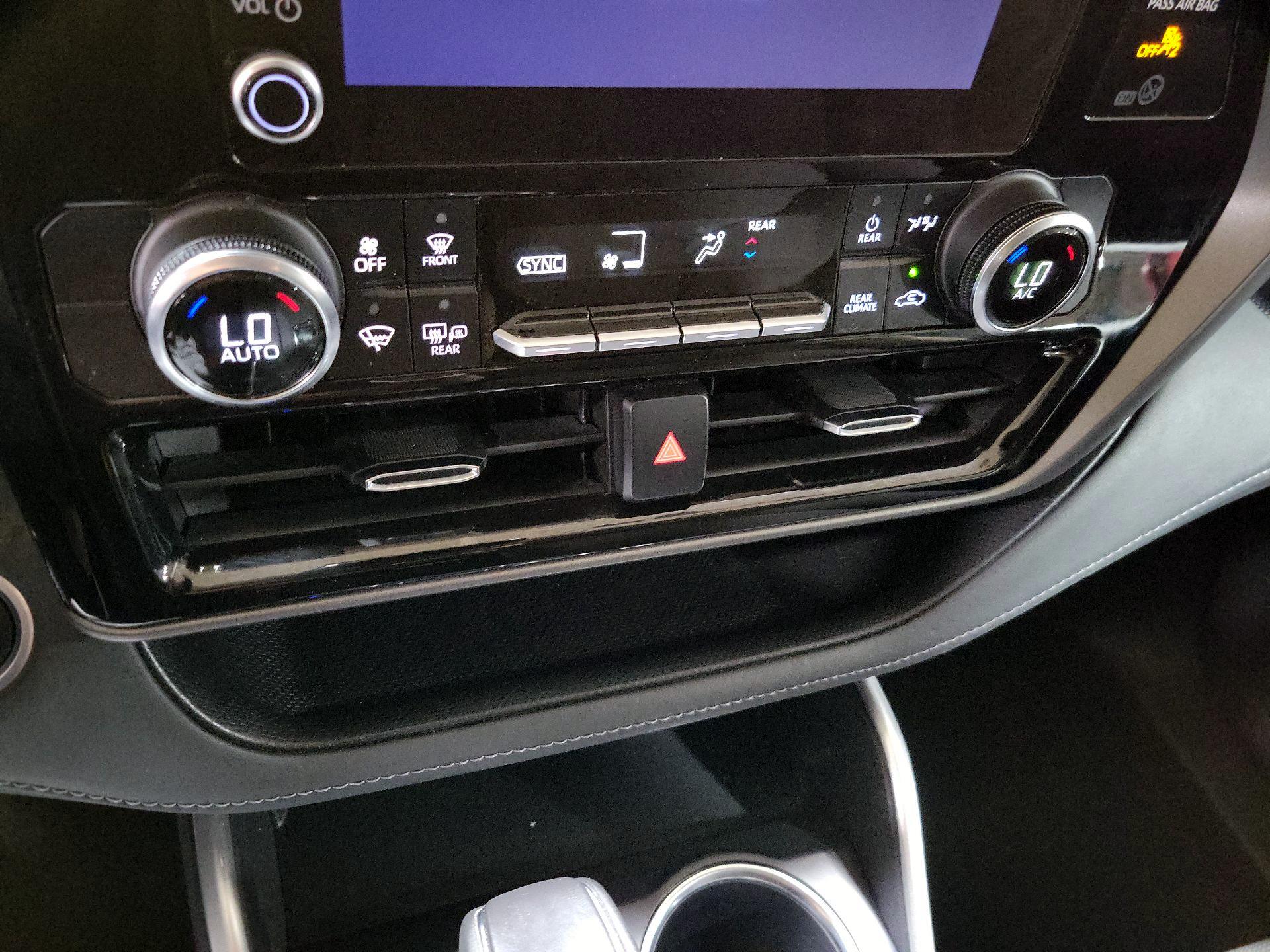 Thumbnail: 2024 Toyota Highlander - 16