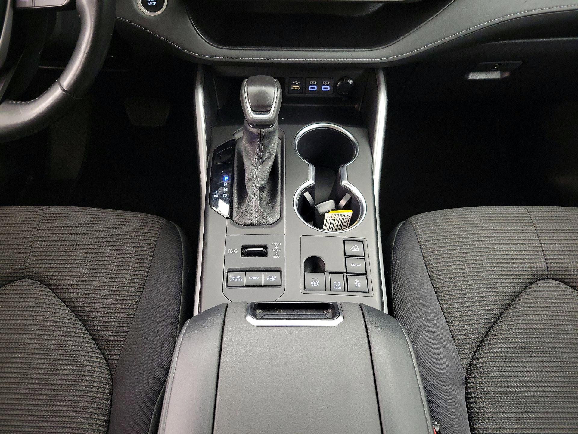 Thumbnail: 2024 Toyota Highlander - 17