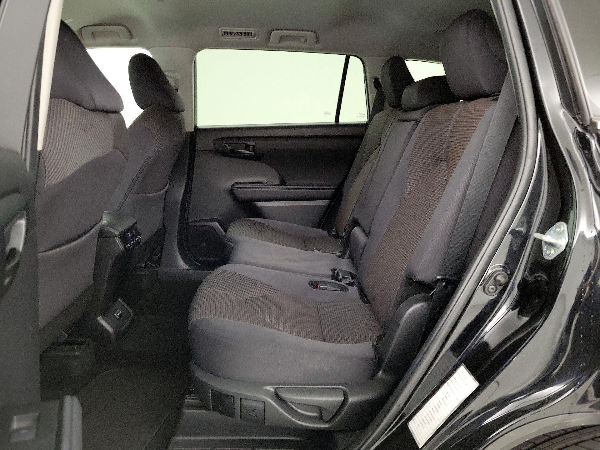 Thumbnail: 2024 Toyota Highlander - 18