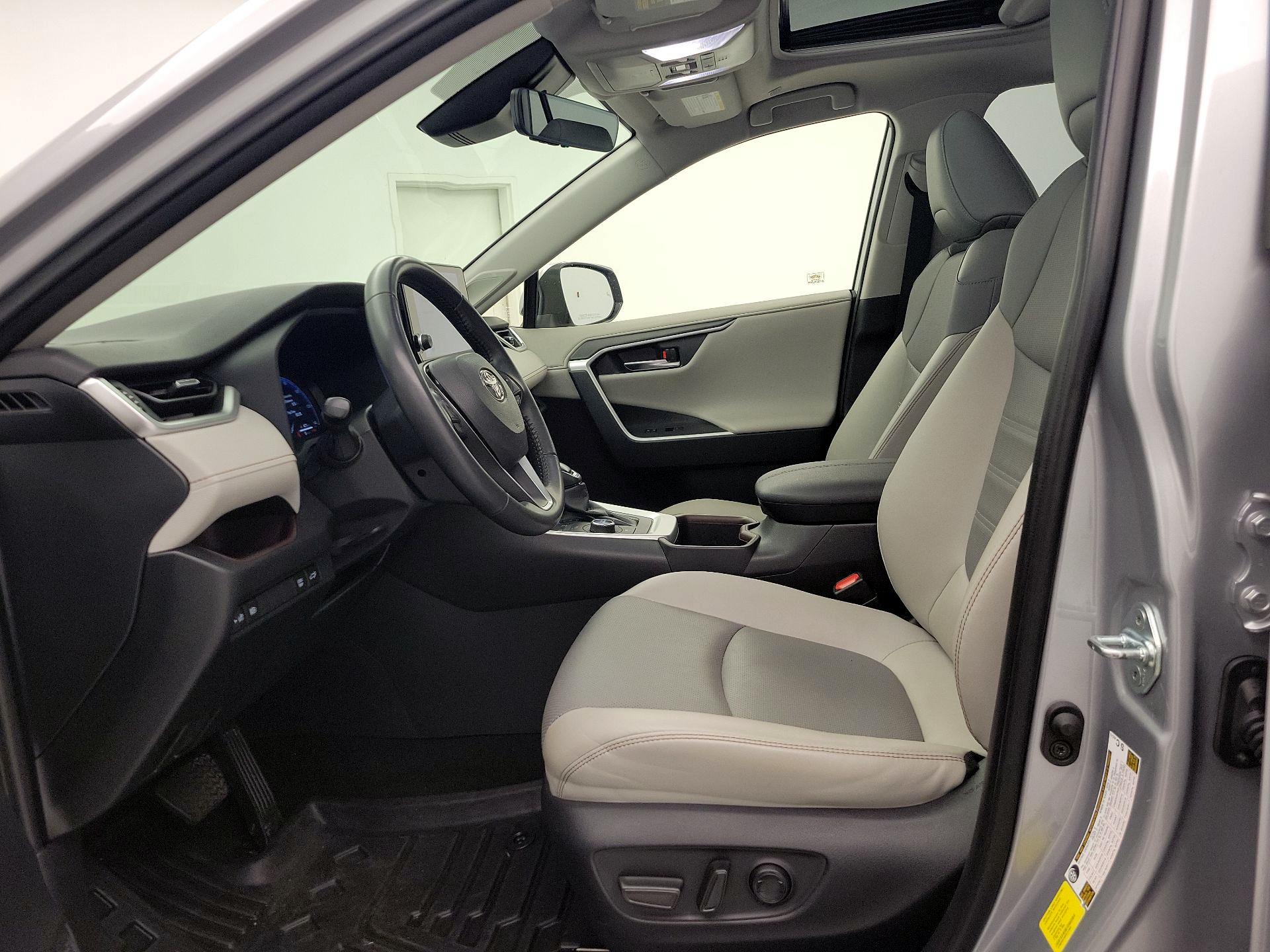 Thumbnail: 2023 Toyota RAV4 - 11