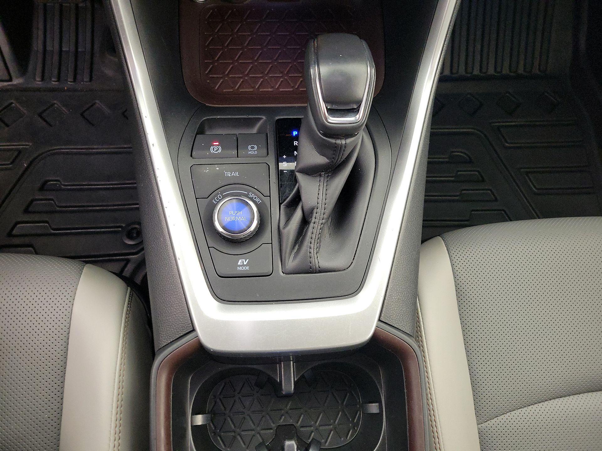 Thumbnail: 2023 Toyota RAV4 - 17