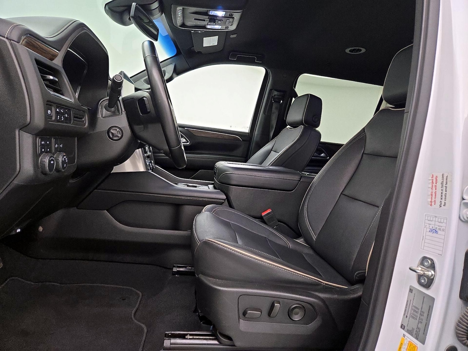 2023 Chevrolet Suburban Premier - Photo 12