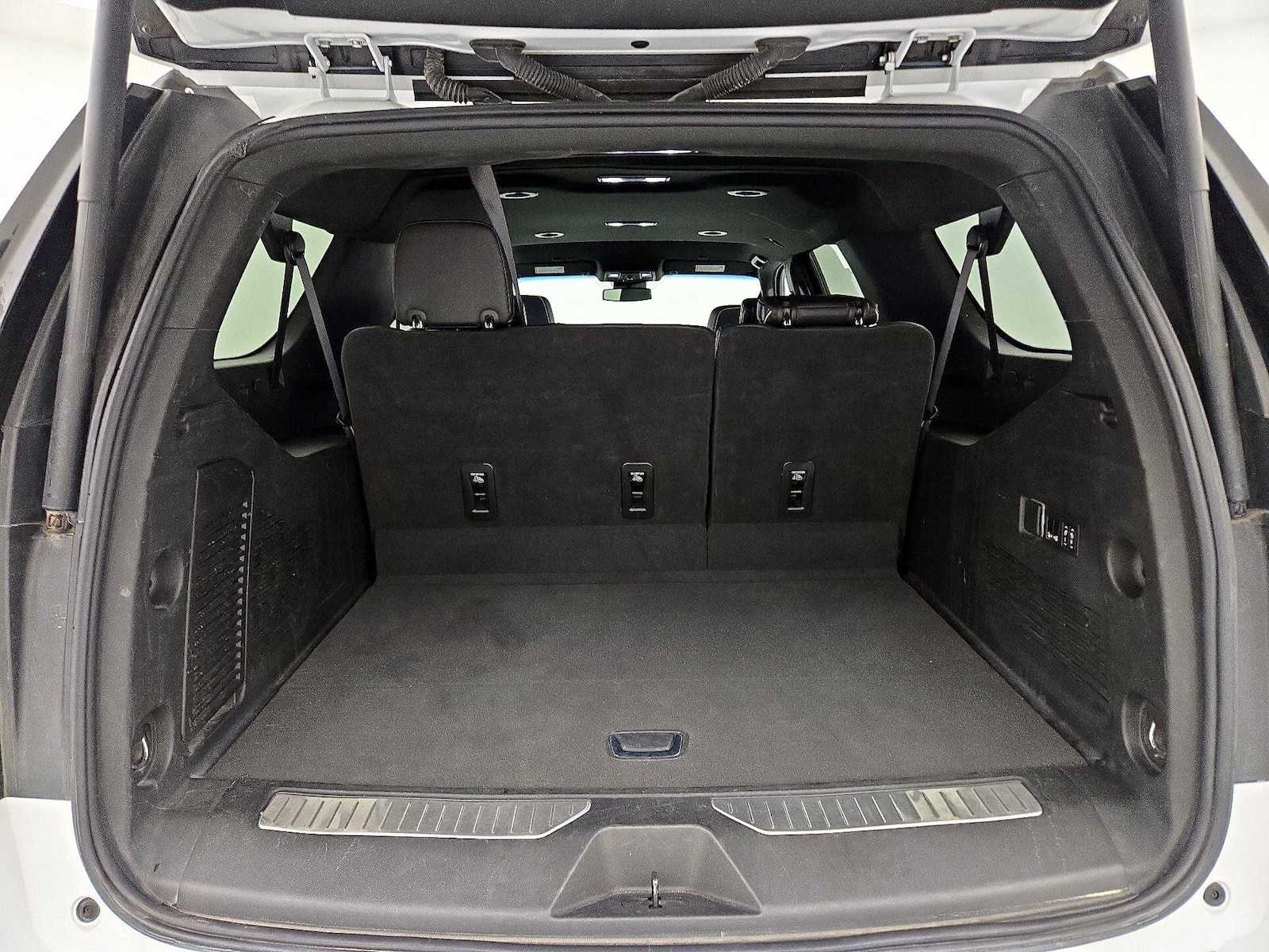 2023 Chevrolet Suburban Premier - Photo 22